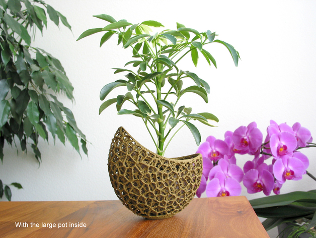 Capsule Planter 3D model thumbnail