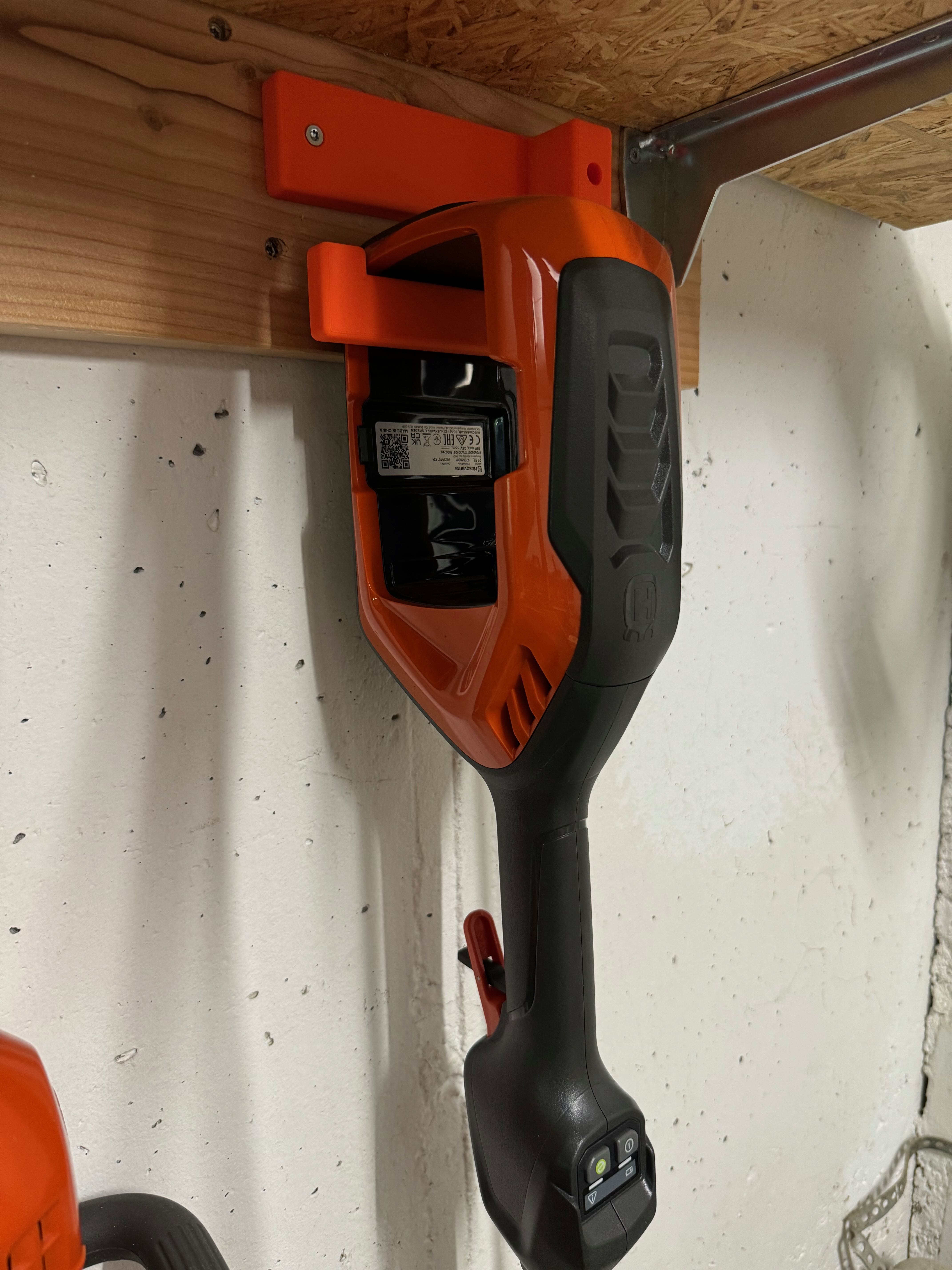 Husqvarna String Trimmers & Weed Eaters wall mount