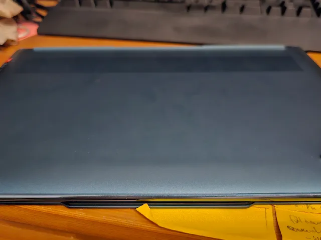 Yoga Slim 7 (Gen 8) - front rubber feet