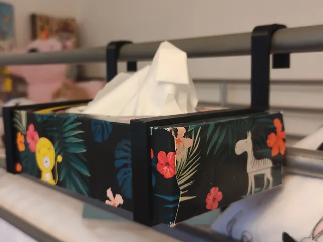 Handkerchief box holder