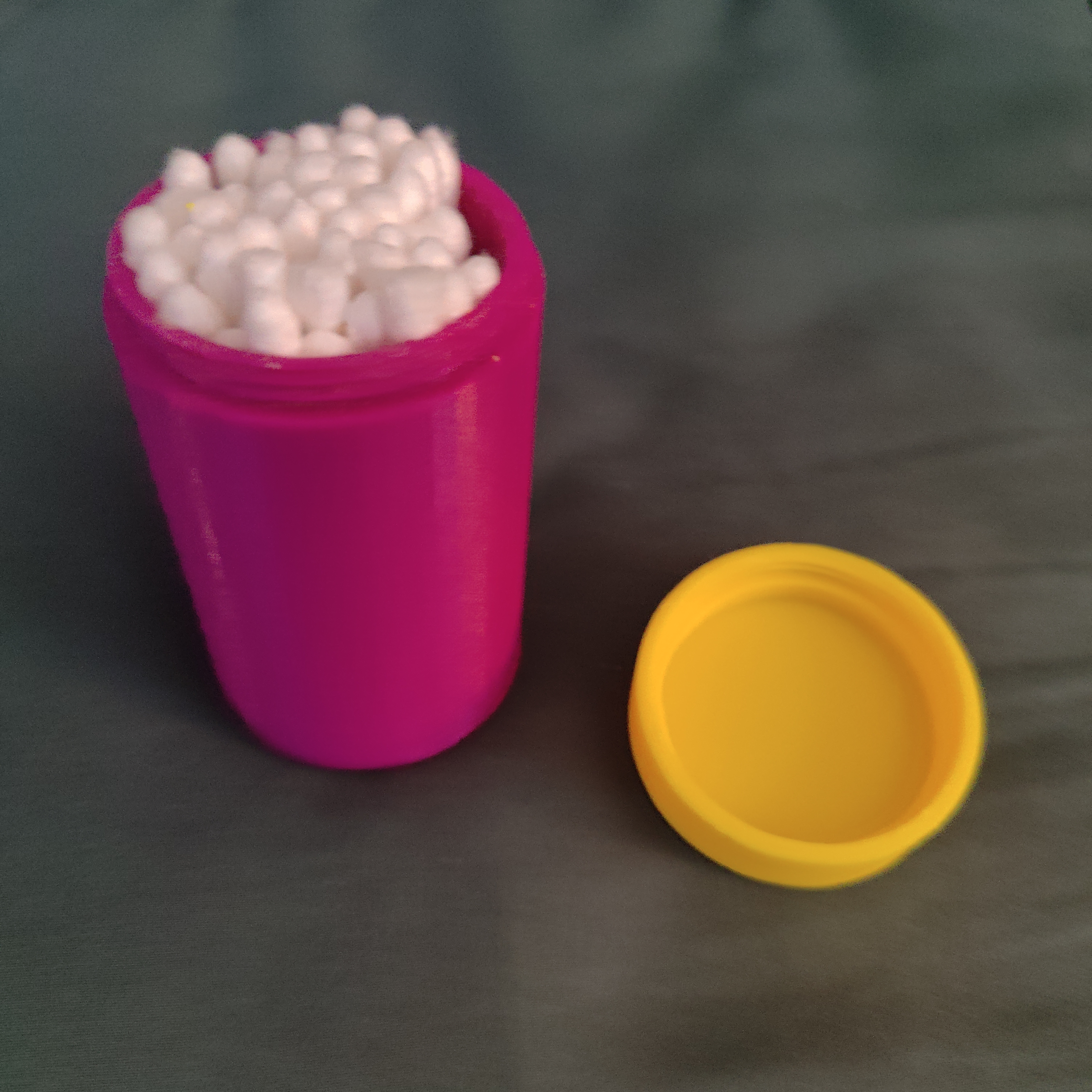 Qtip Travel Container by Peter Mastren Download free STL model