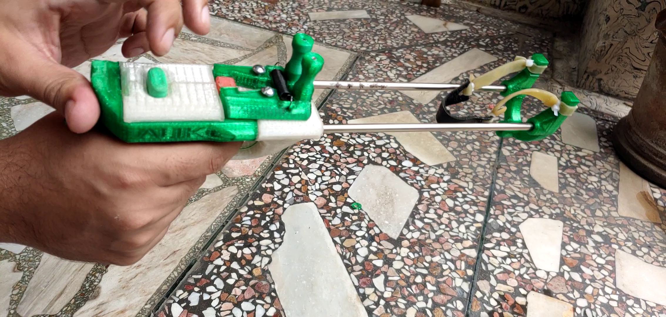 Easy to build 3D printed Slingshot par Shoaib Khan | Téléchargez ...