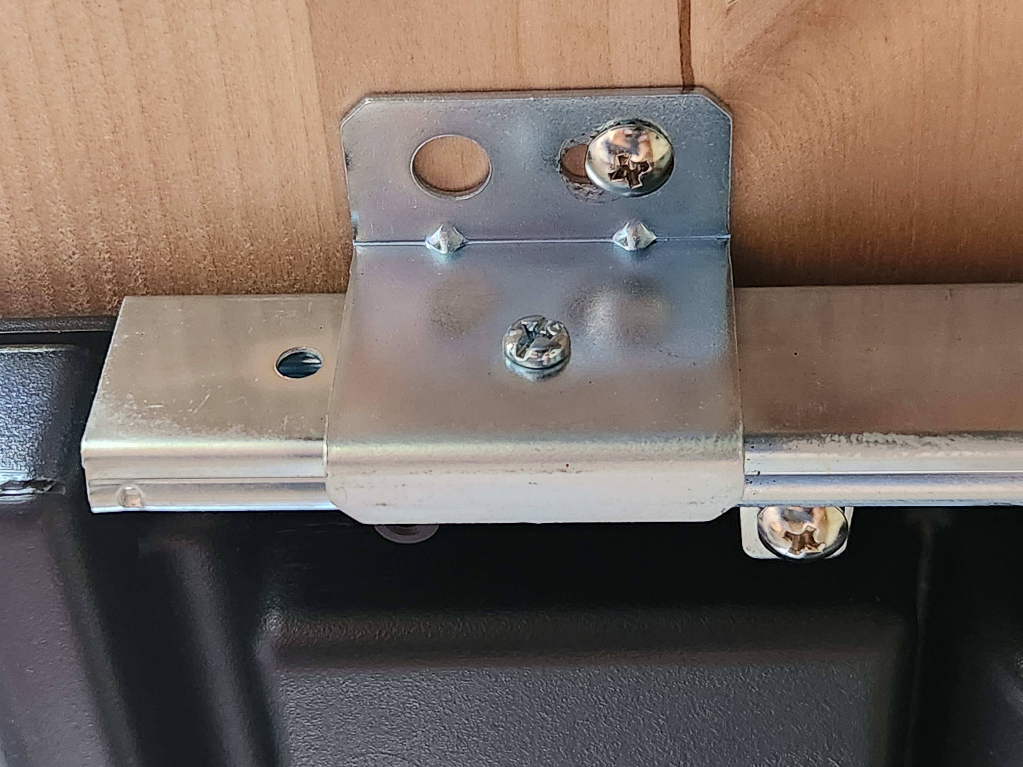 Bracket for Mount-It! Large Under Desk Pencil Drawer