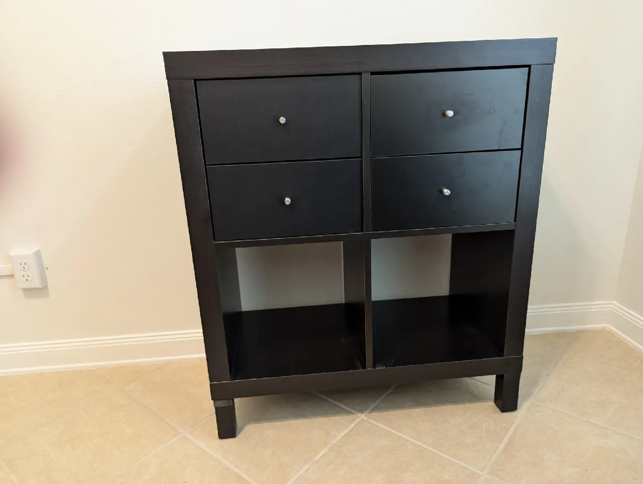 IKEA mounting plate for legs, 1xM8 (centered) by JulieL | Download