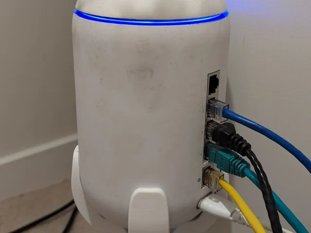 Ubiquiti UniFi Dream Machine Wall Mount