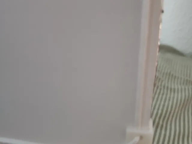 Foam board hanger