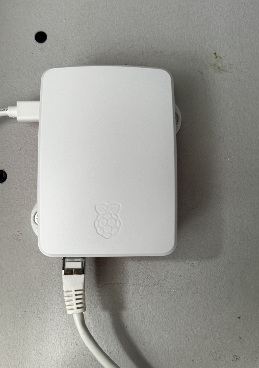 Miniatura 4 do modelo 3D Raspberry Pi 5 case wall mount additional support