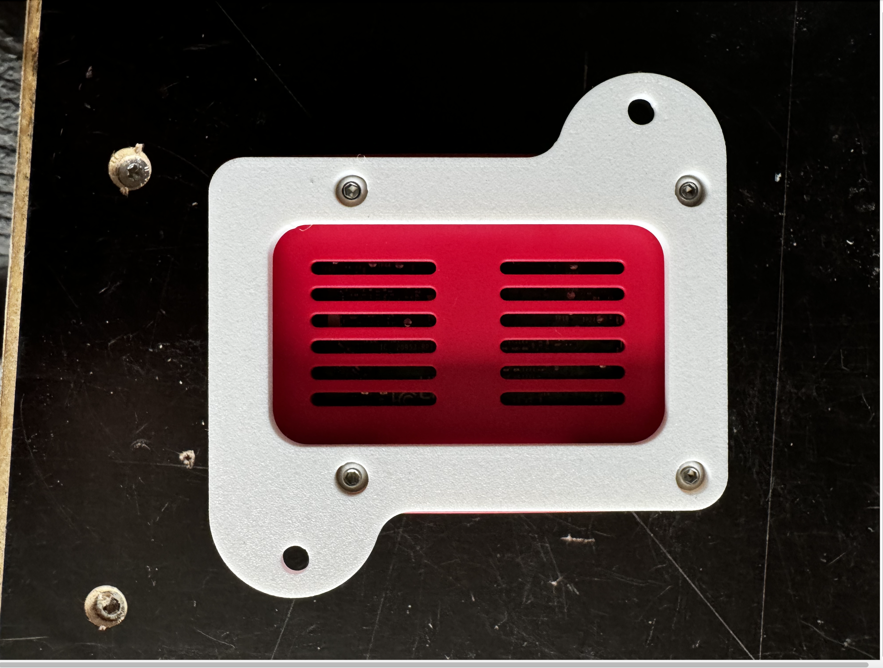 Miniatura 3 do modelo 3D Raspberry Pi 5 case wall mount additional support