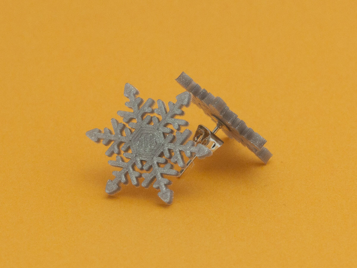 Miniatura 2 do modelo 3D Stud earrings snowflake 2