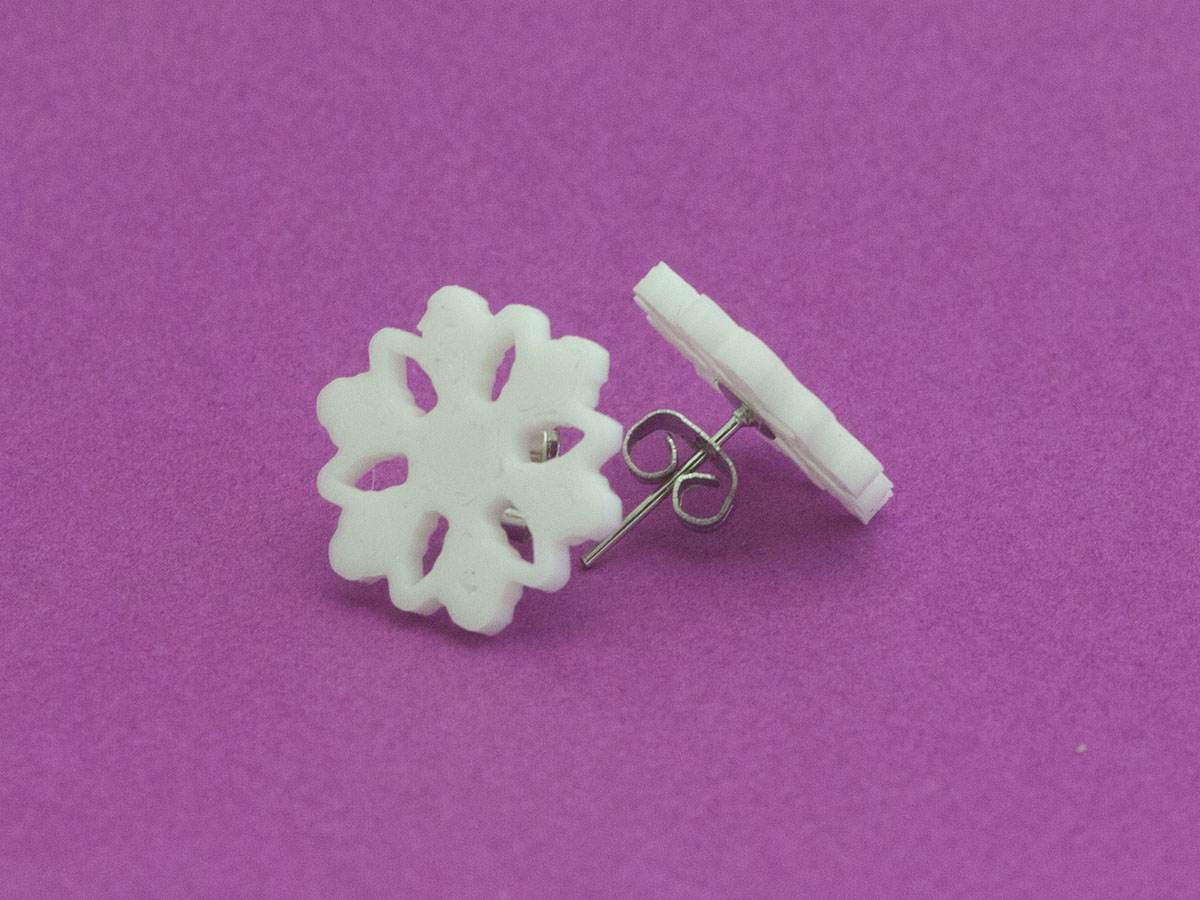 Miniatura 2 do modelo 3D Stud earrings snowflake 4