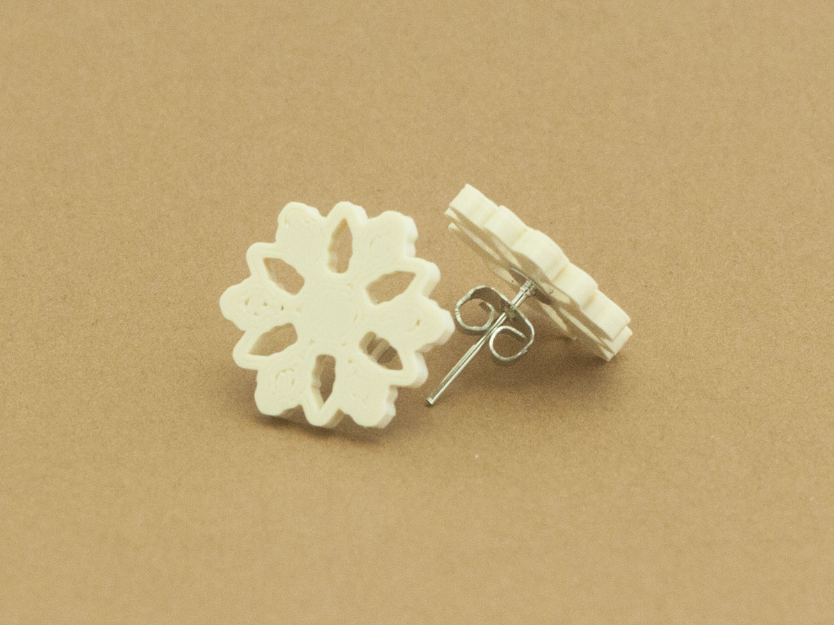 Miniatura 5 do modelo 3D Stud earrings snowflake 4