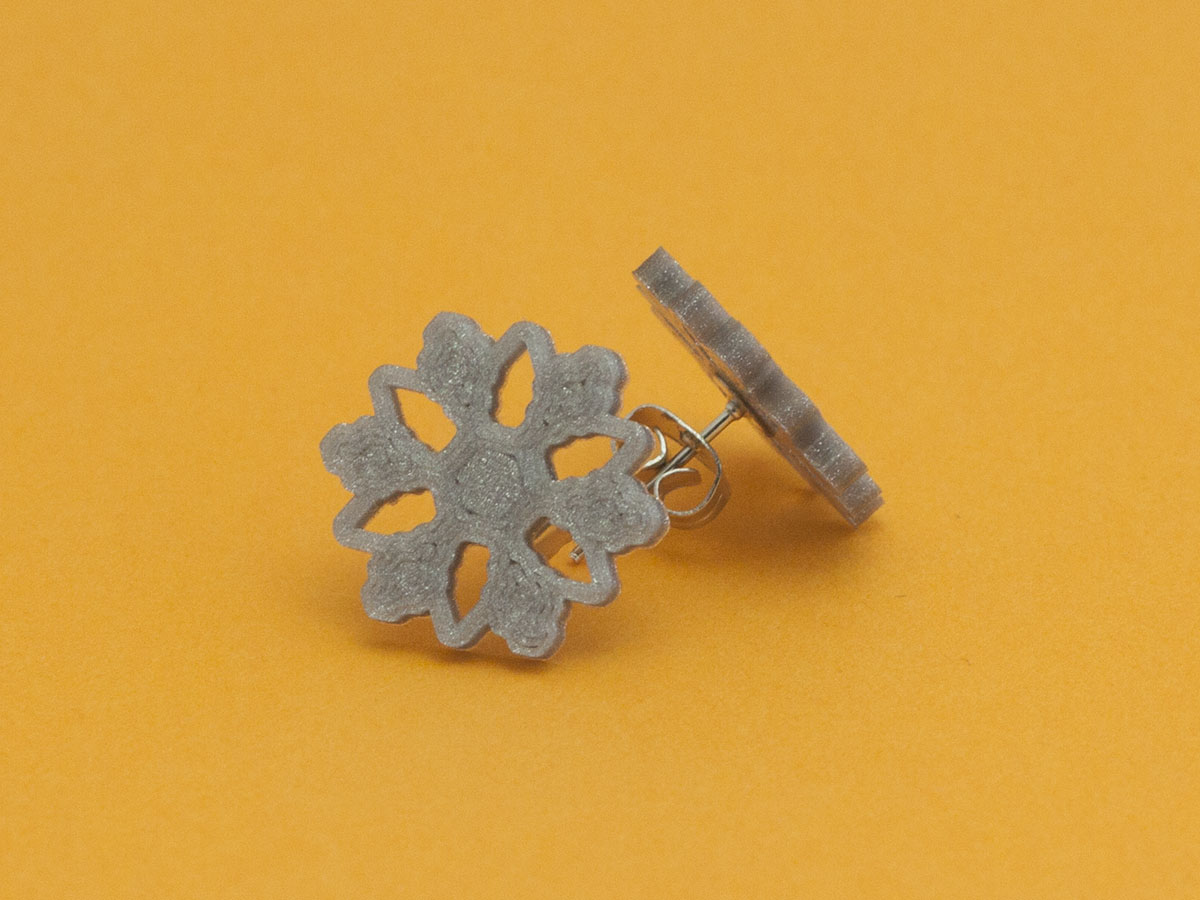 Miniatura 4 do modelo 3D Stud earrings snowflake 4