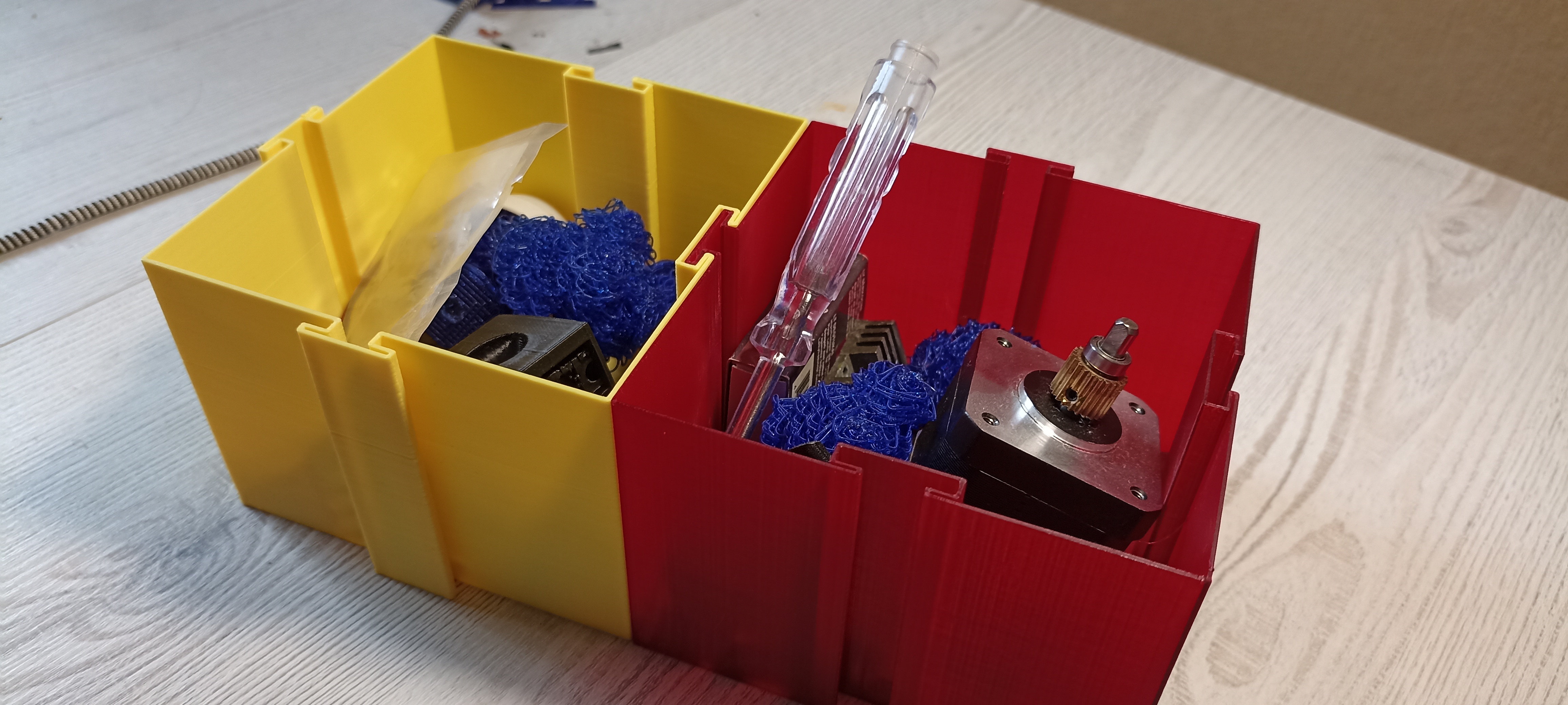 Stackable square storage box 100x100x70mm (Vase mode)