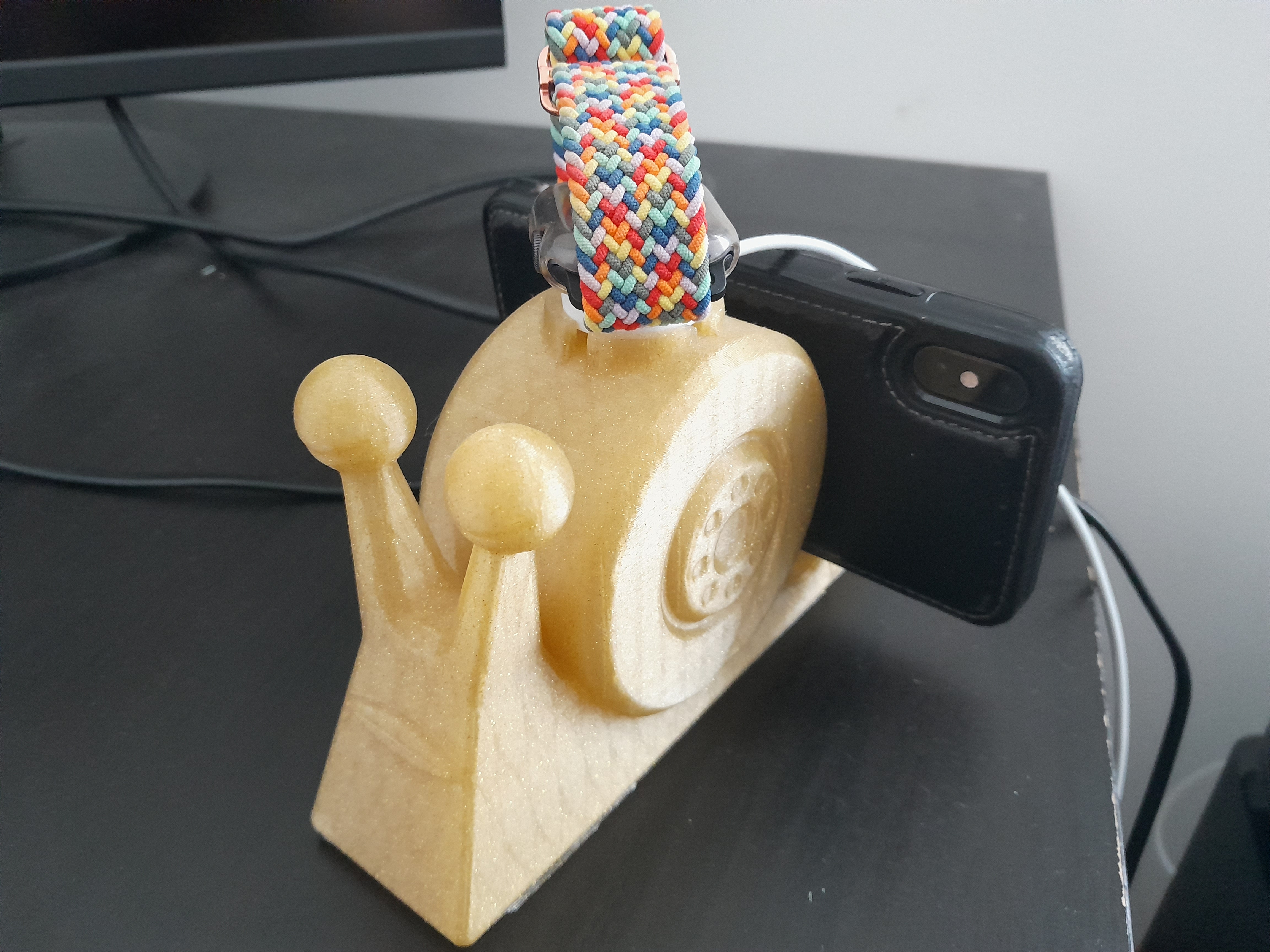 Golden One Piece Den Den Mushi Apple Watch charger smartphone dock