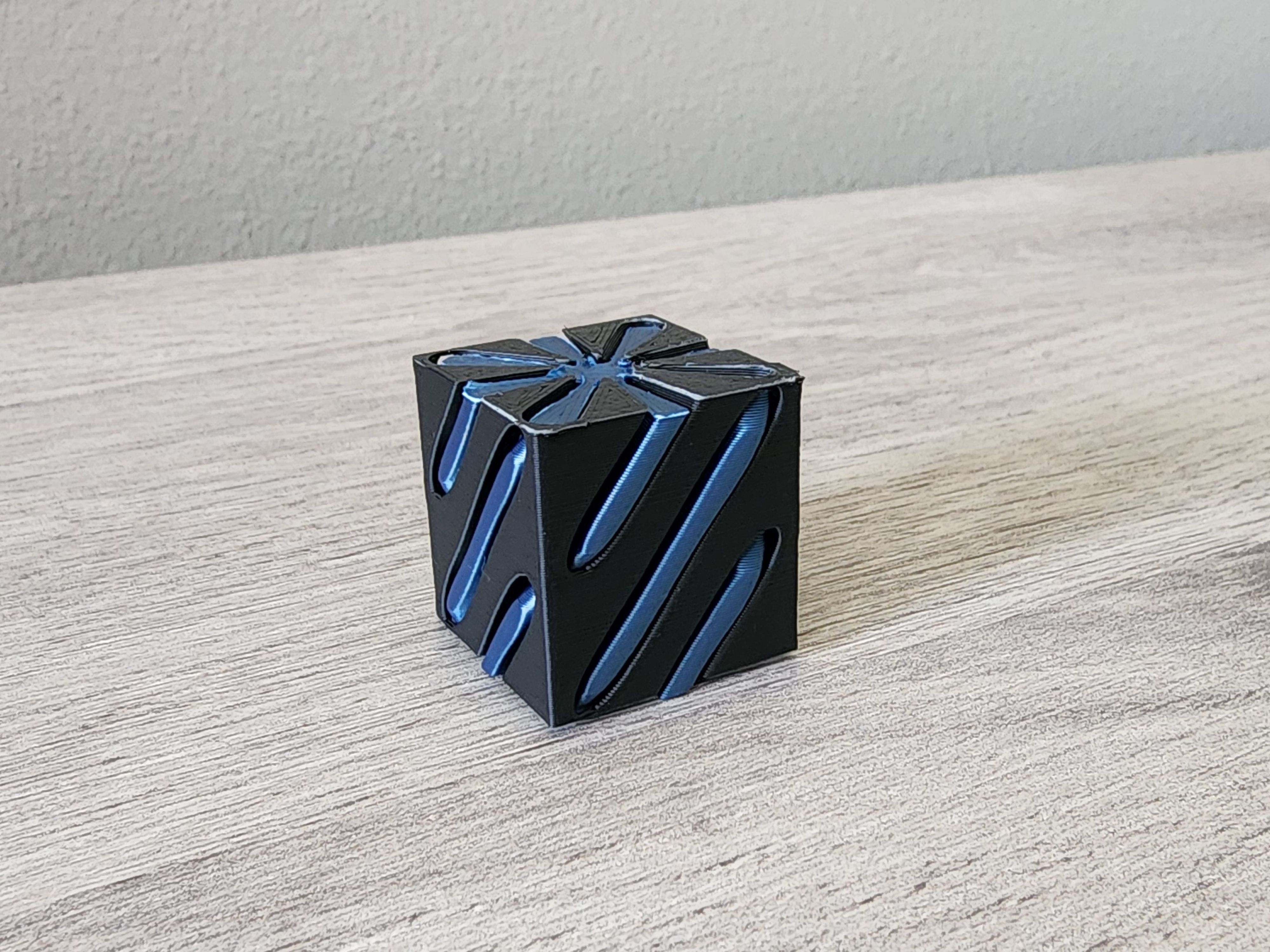 Miniatura 2 do modelo 3D Cube Impossible Passthrough