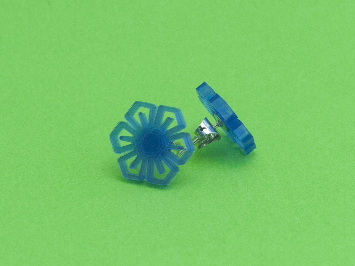 Miniatura 2 do modelo 3D Stud earrings snowflake 6