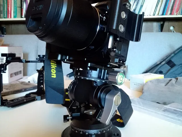 Stand for 3D photographic head