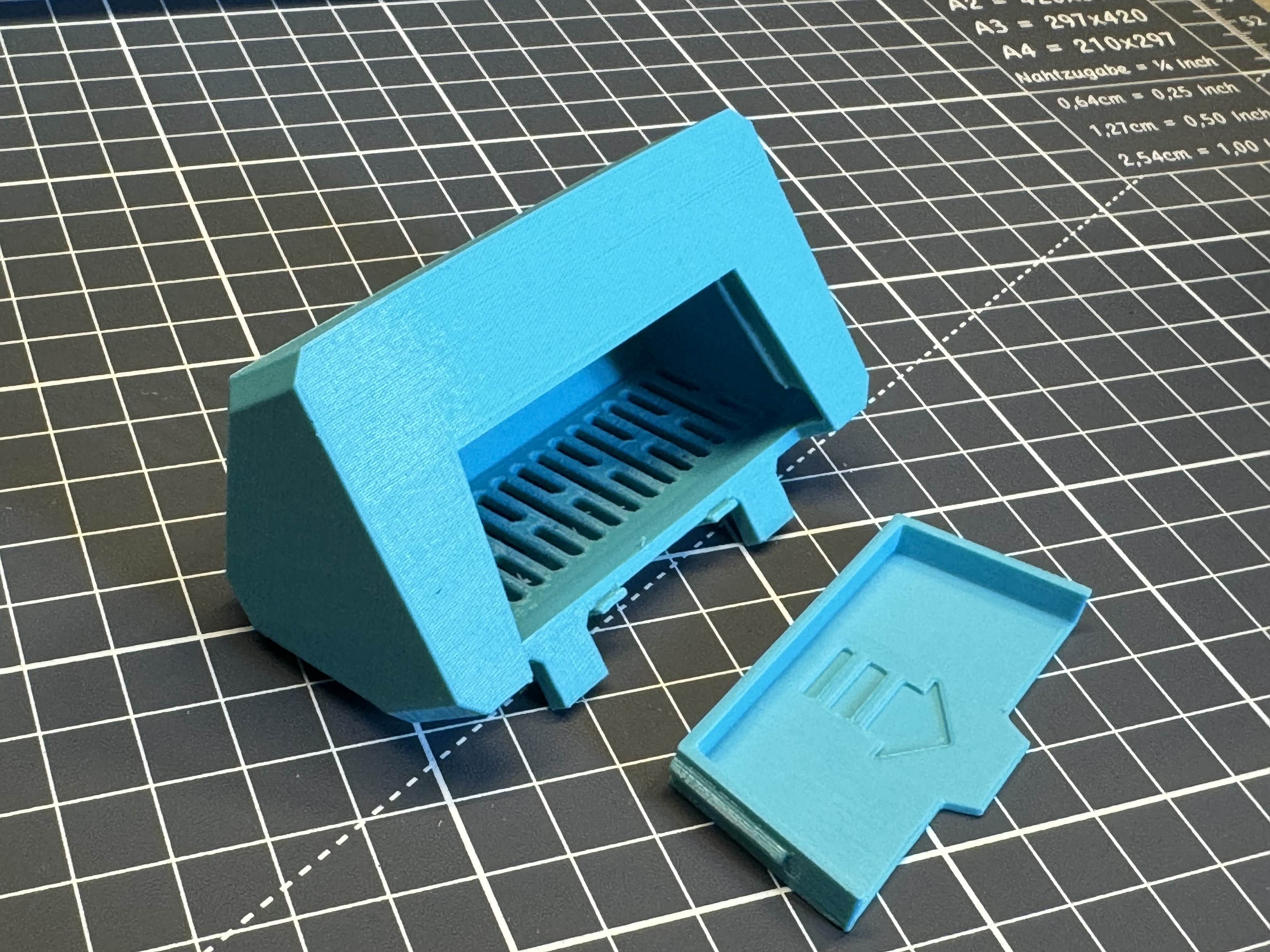 Miniatura 2 do modelo 3D PolyDryer Extra Desiccant Container