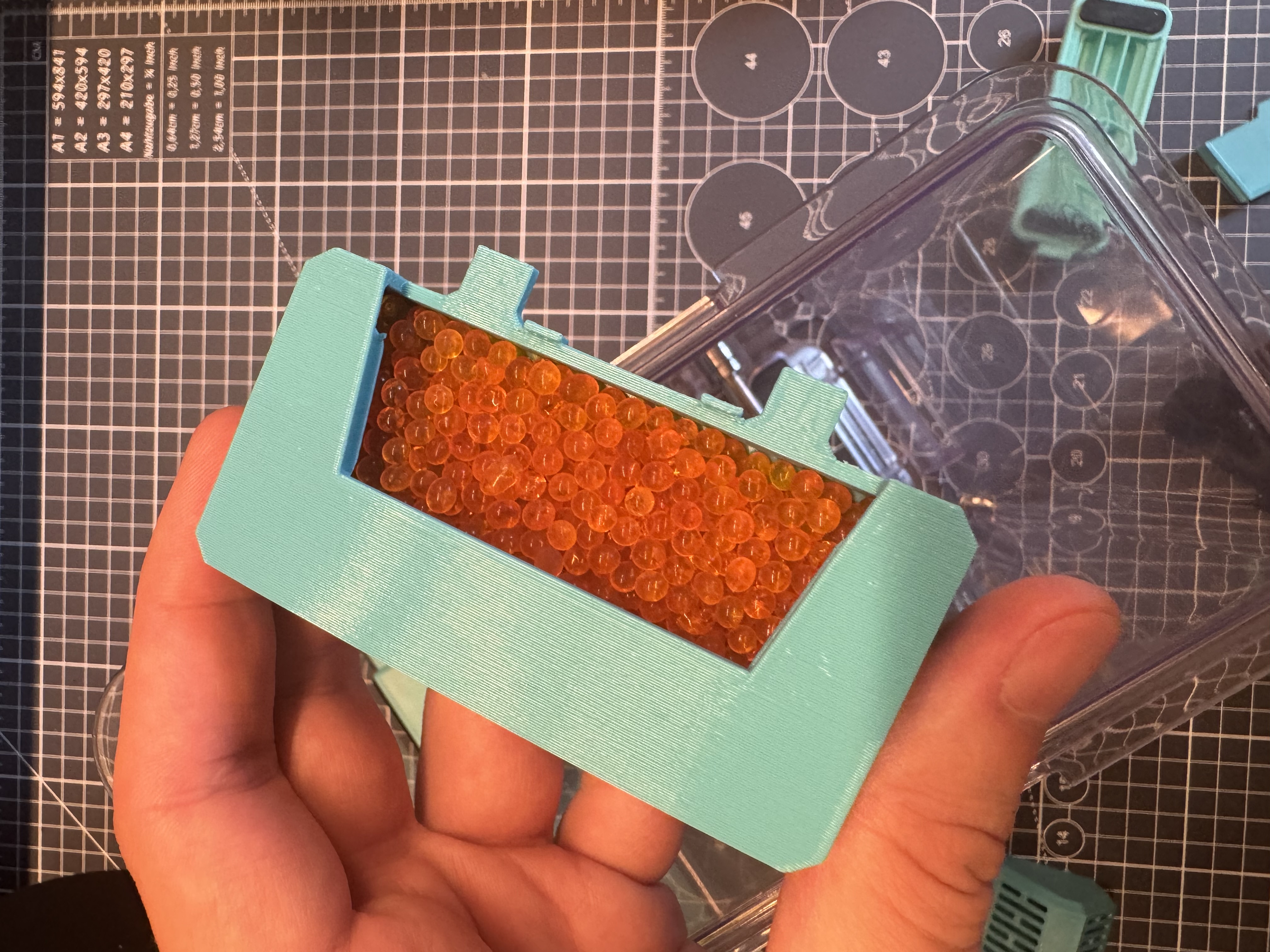 Miniatura 5 do modelo 3D PolyDryer Extra Desiccant Container