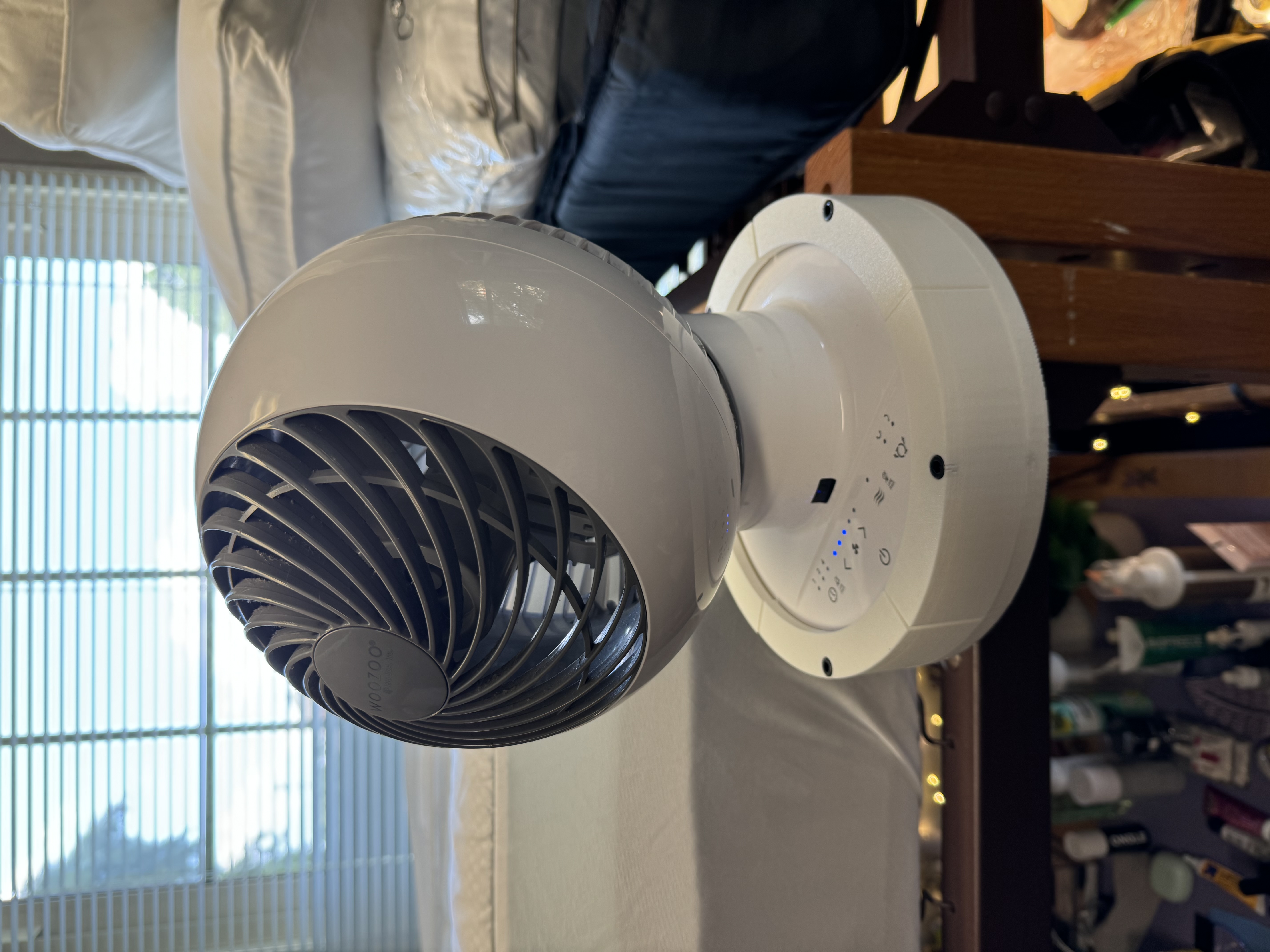 woozoo fan bedpost shelf