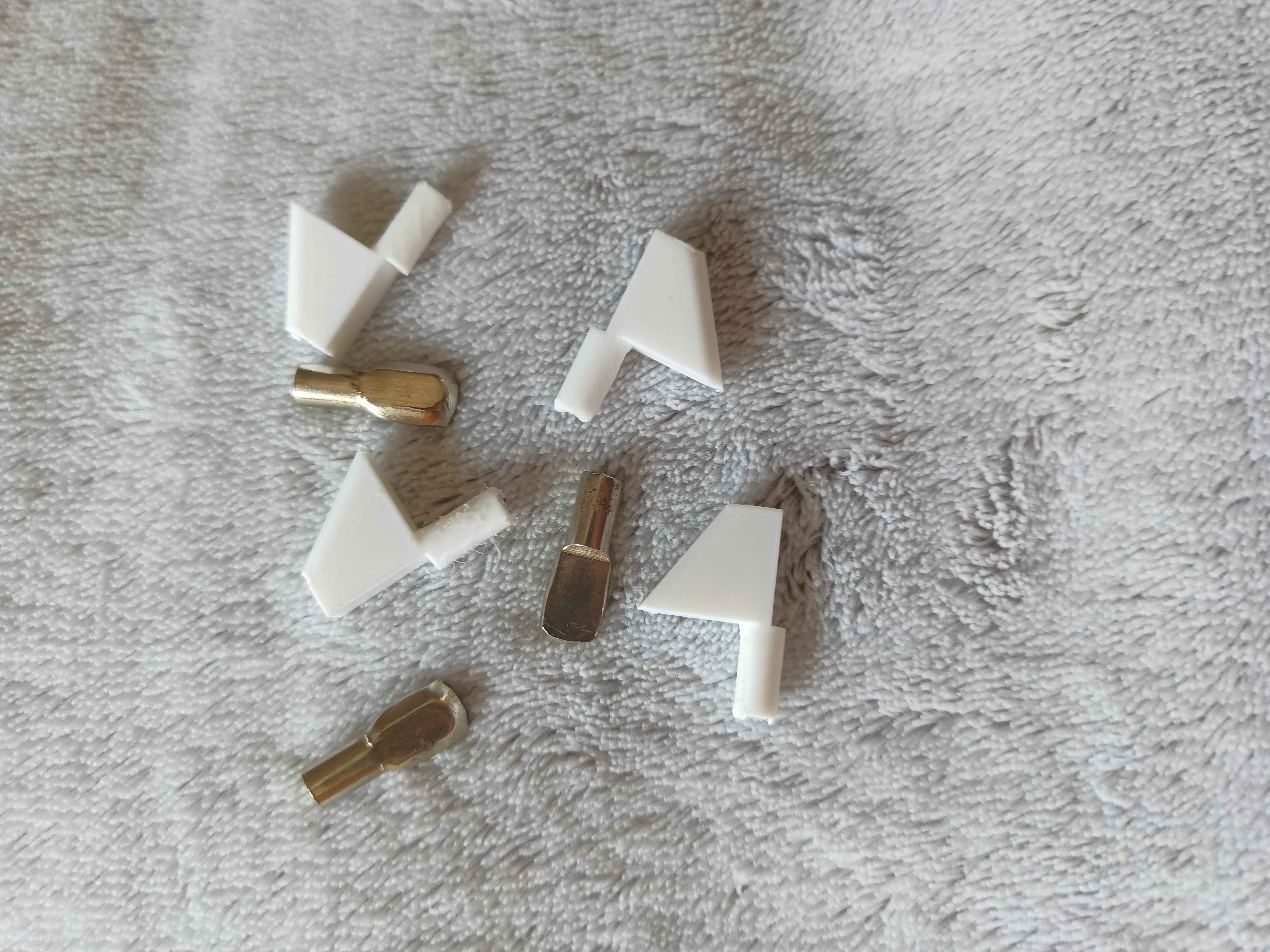 Shelf bracket