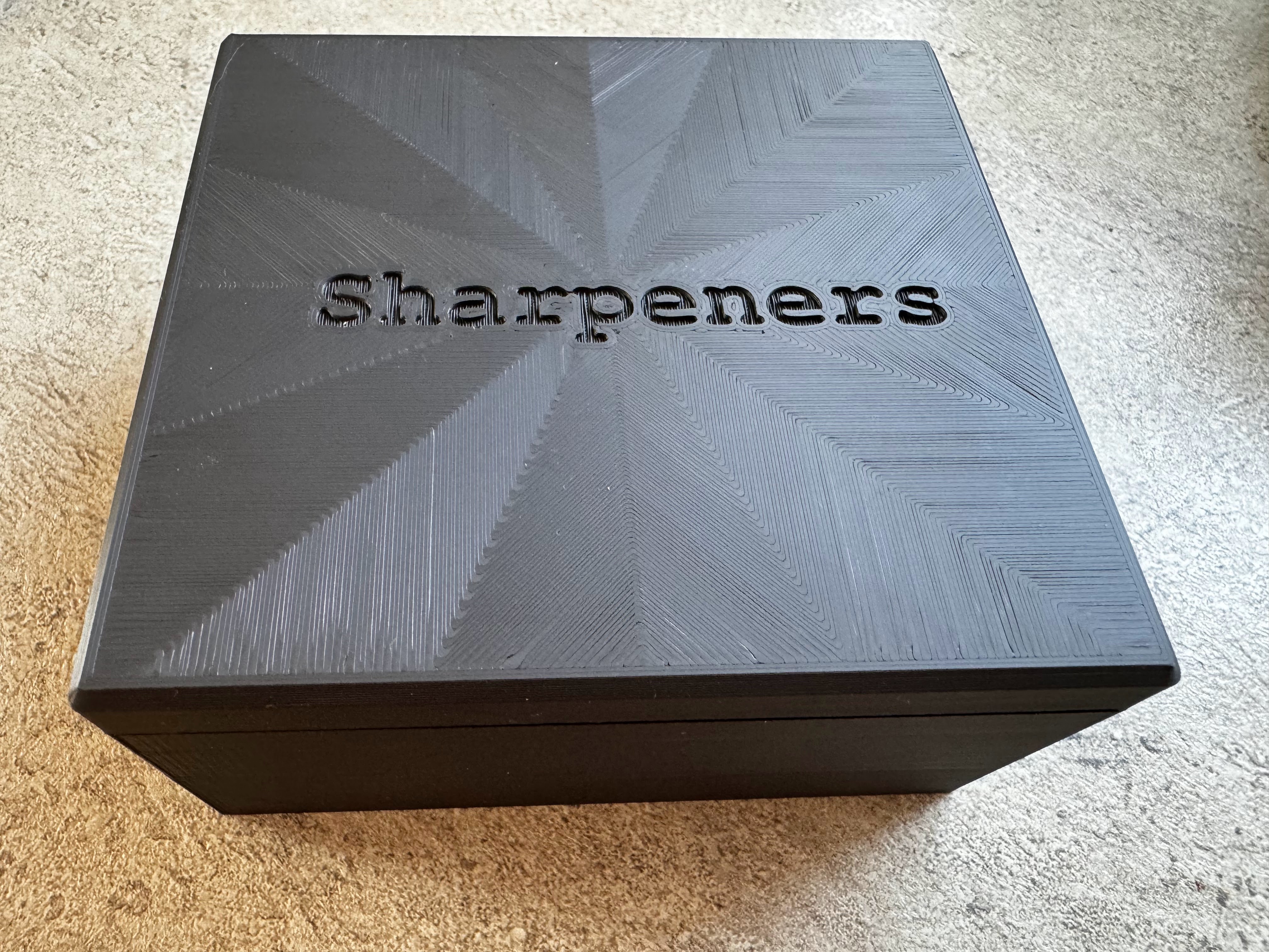 Miniatura 3 do modelo 3D Rolling knife sharpener box