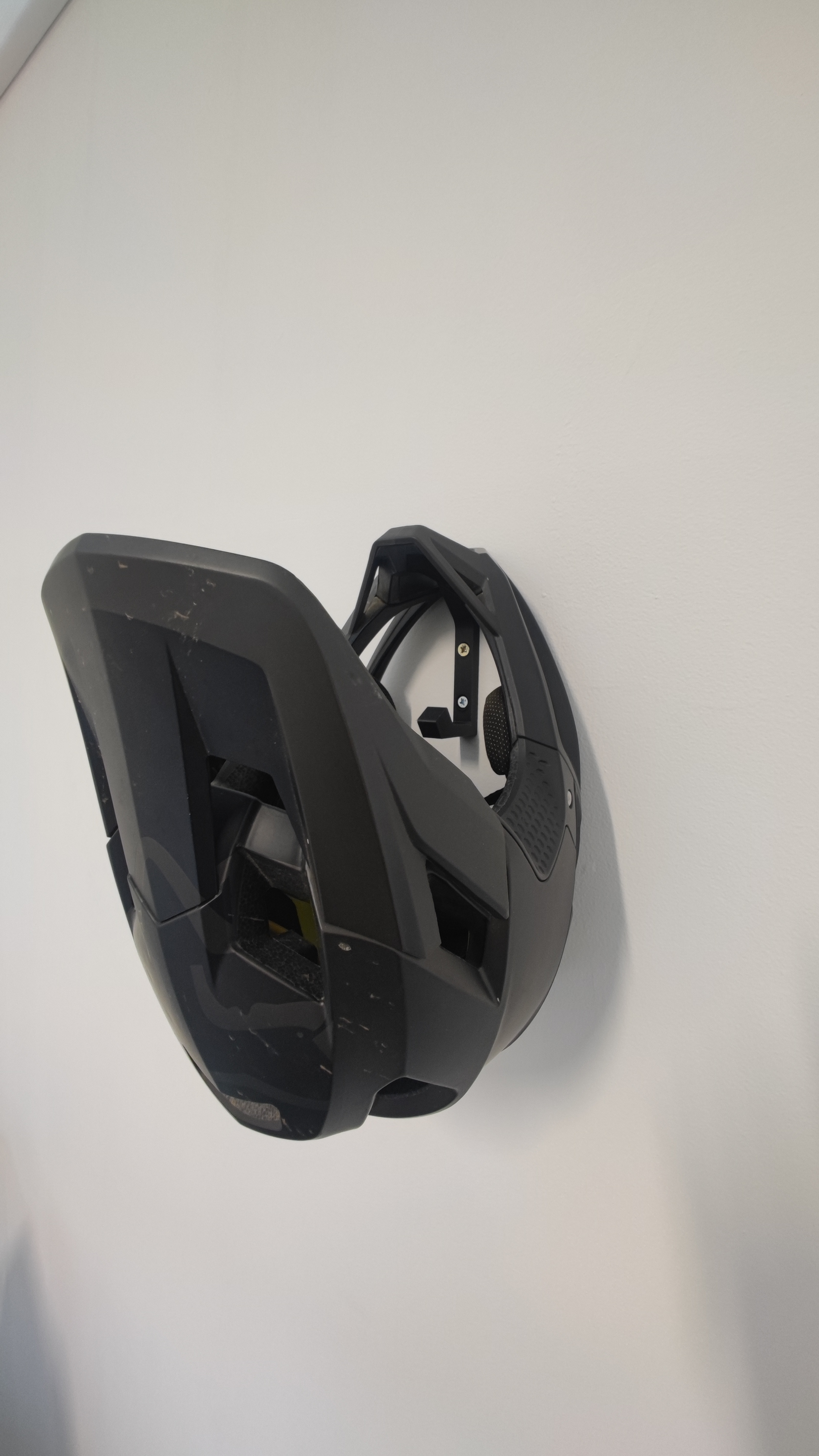 HOOK FOR HELMET AND CLOTHING