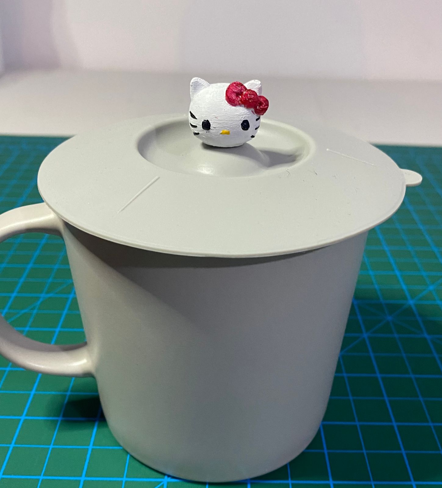 hello kitty cup cover
