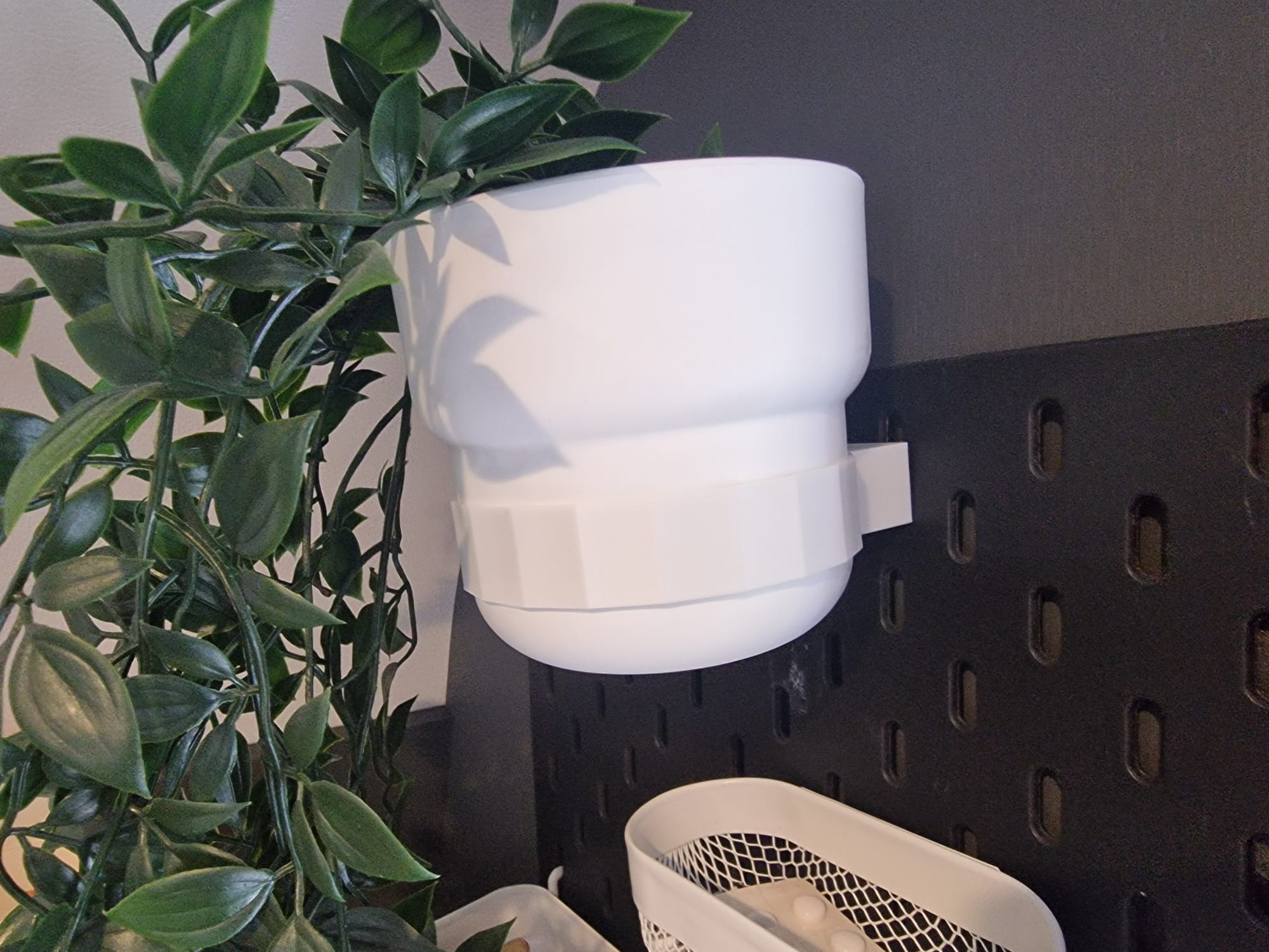 Skadis Halterung für Förenlig Blumentopf