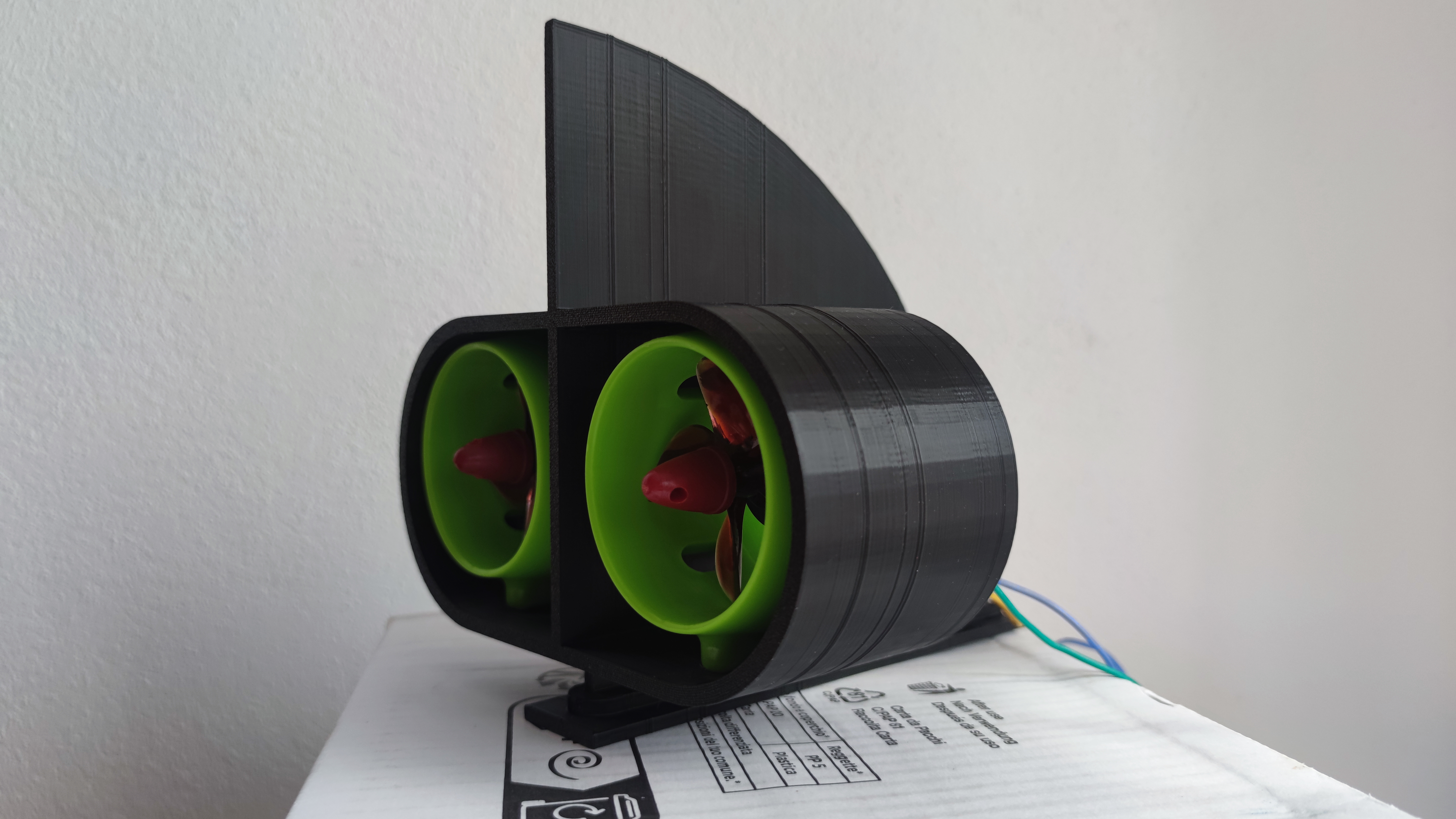paddleboard fin with motor holder