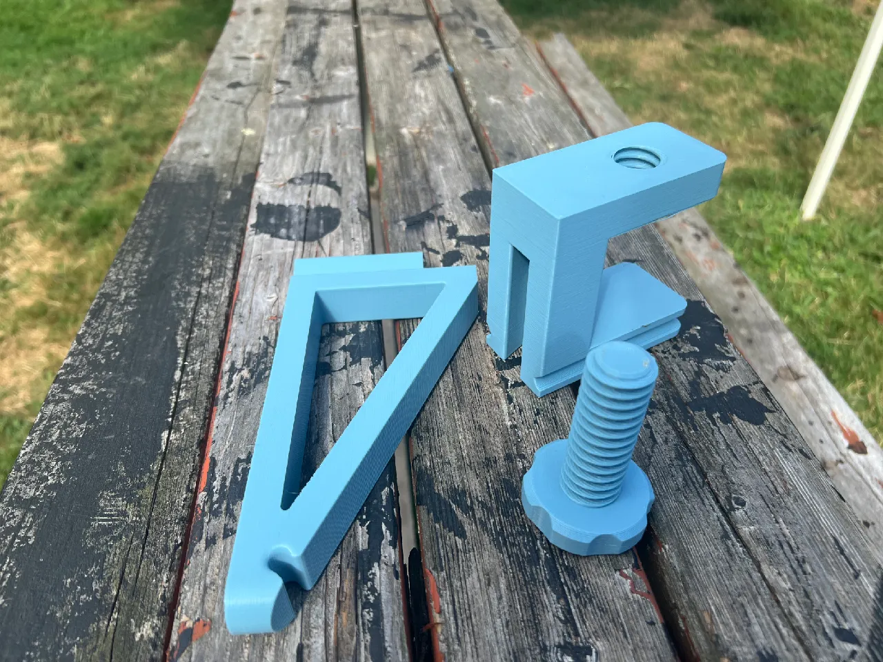 Picnic Table Trash Bag Holder by EcoDad | Download free STL model