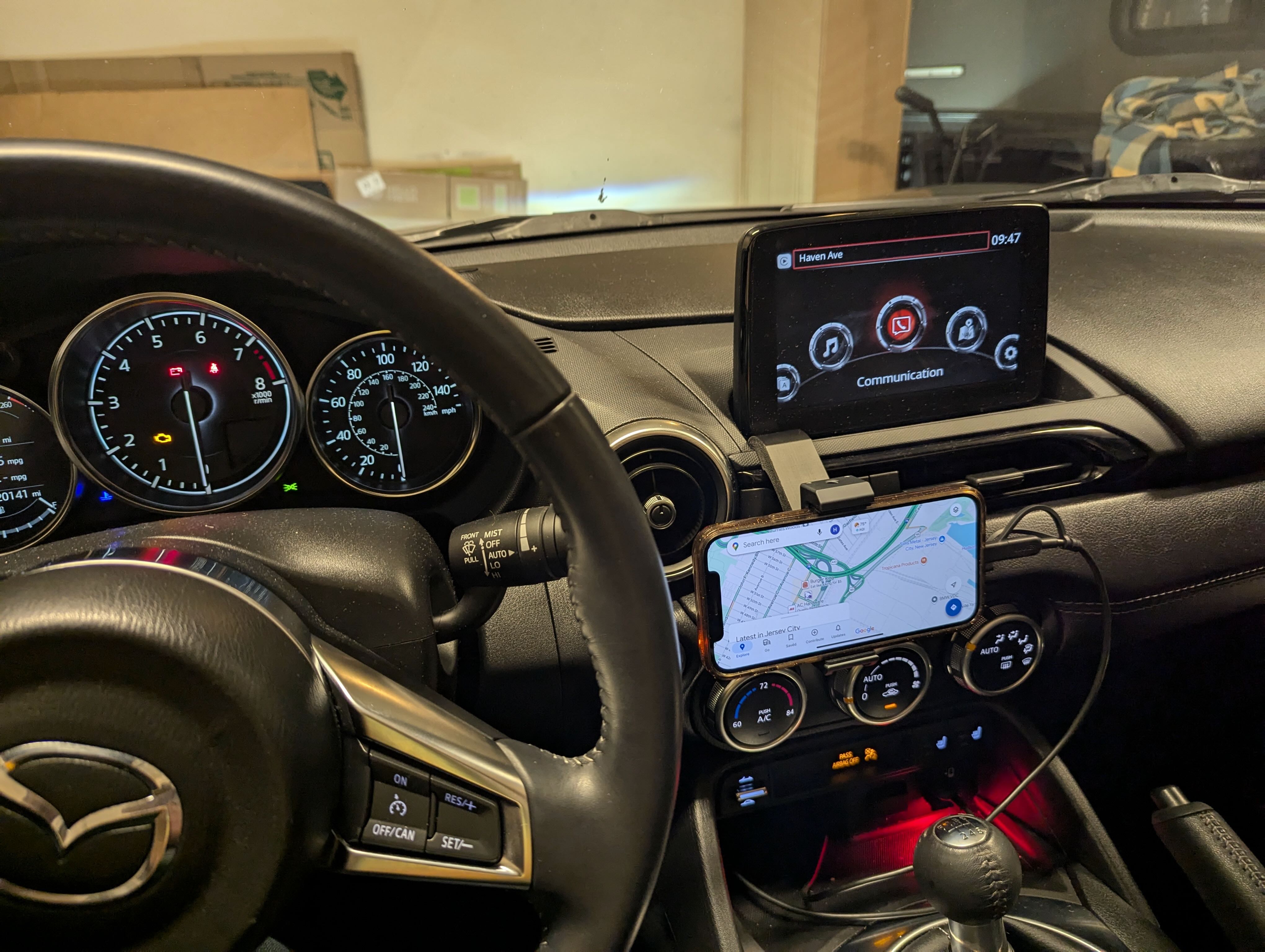 Low profile / direct phone mx5 miata ND dashboard mount (no articulation)