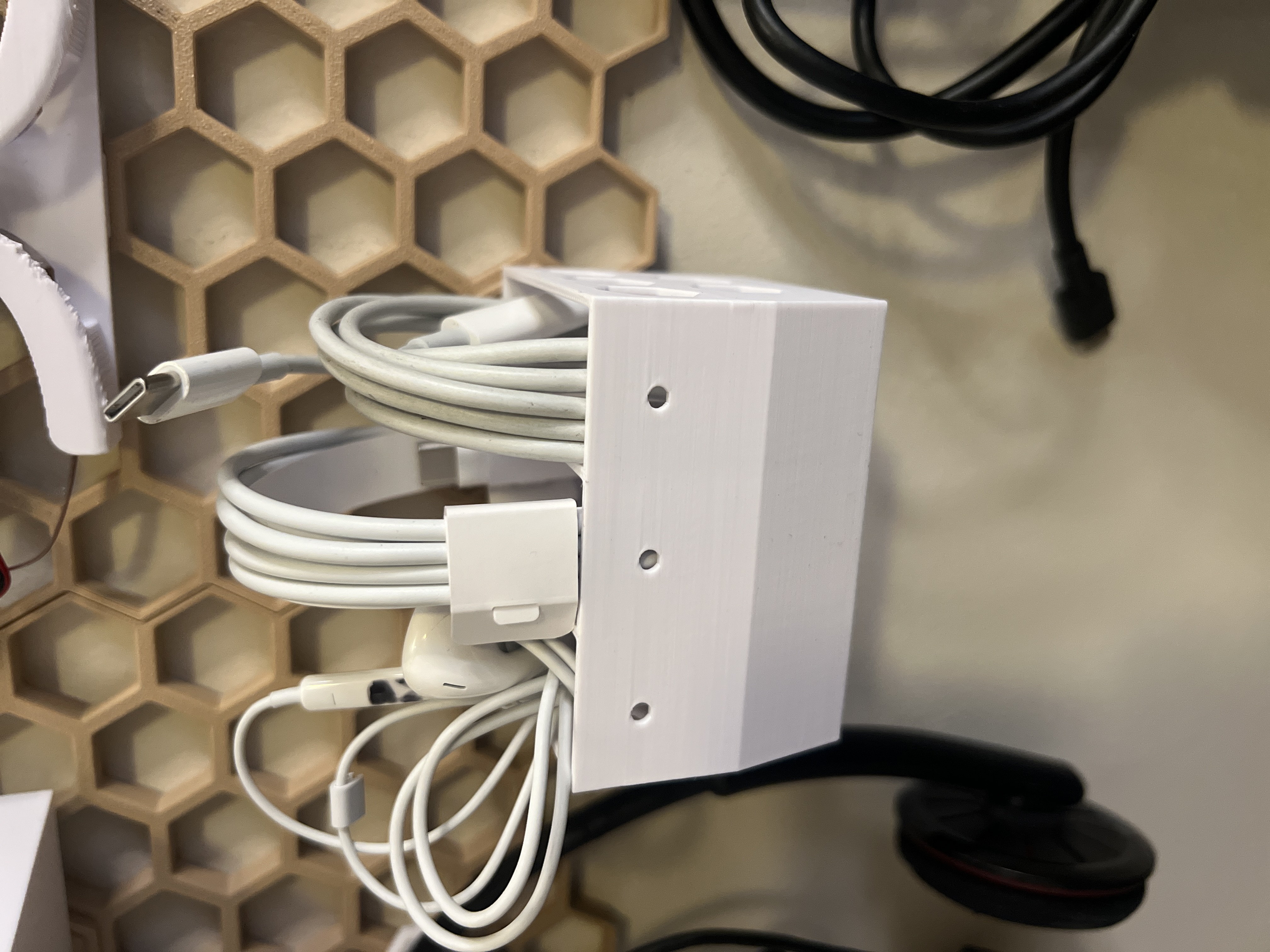 HSW cable stable (3 slots)