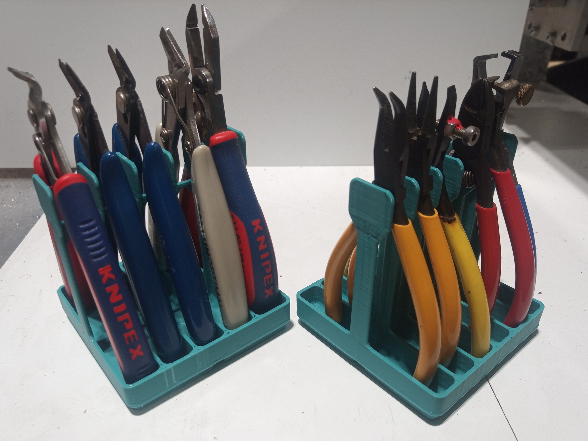 Gridfinity Nippers Pliers Strippers Rack 2x2 3D model thumbnail