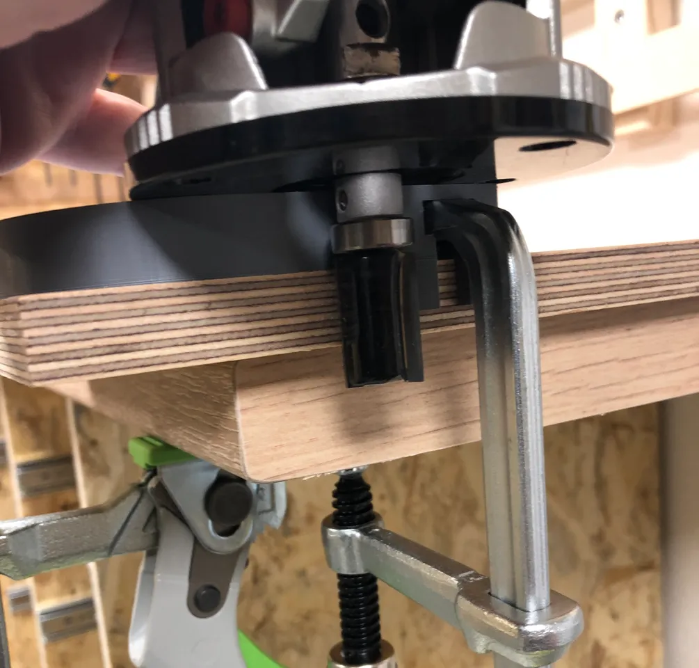 Router Jig Trimming Radius by makerl1969, Download free STL model