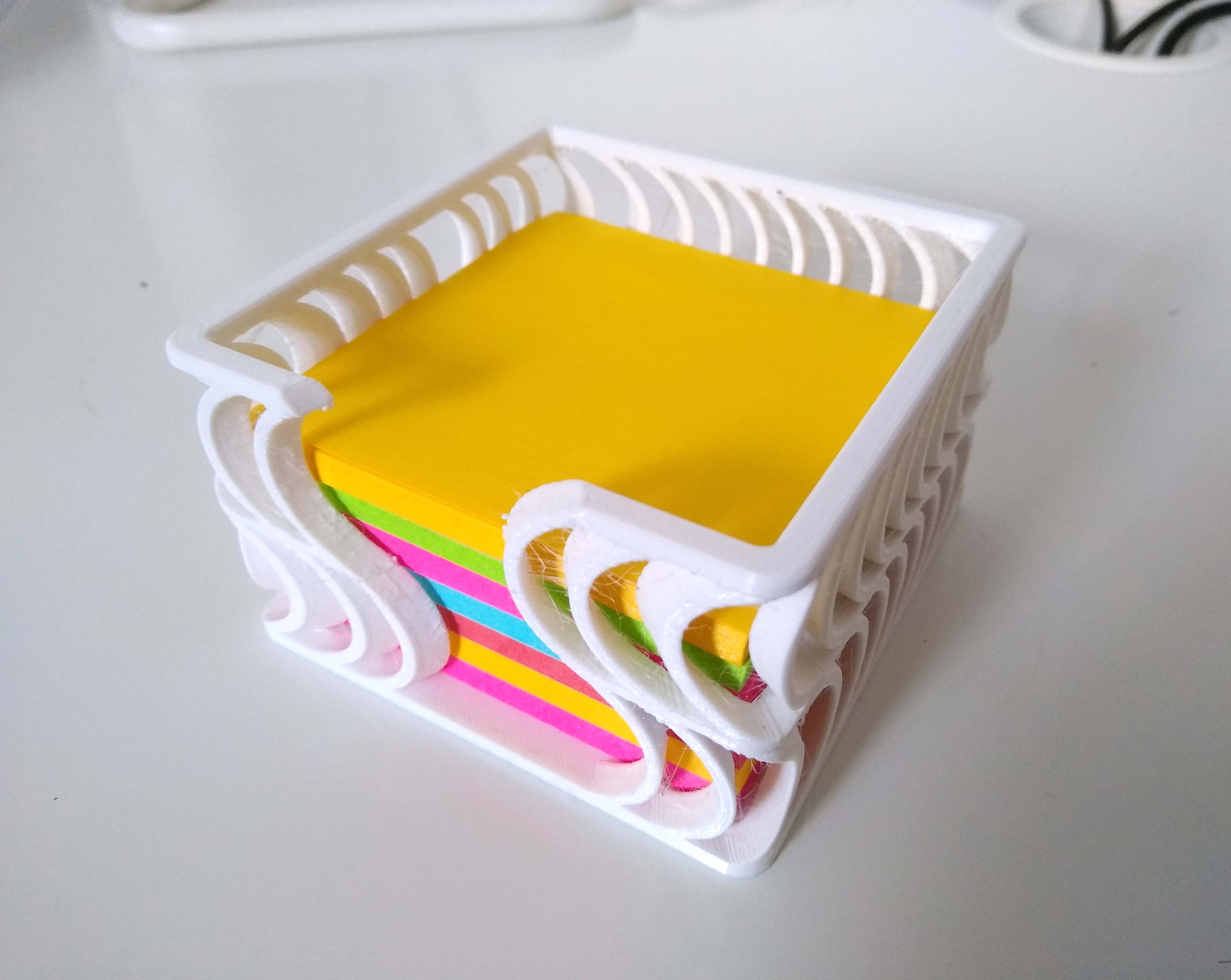 Curvy Sticky Note Holder (Remix)