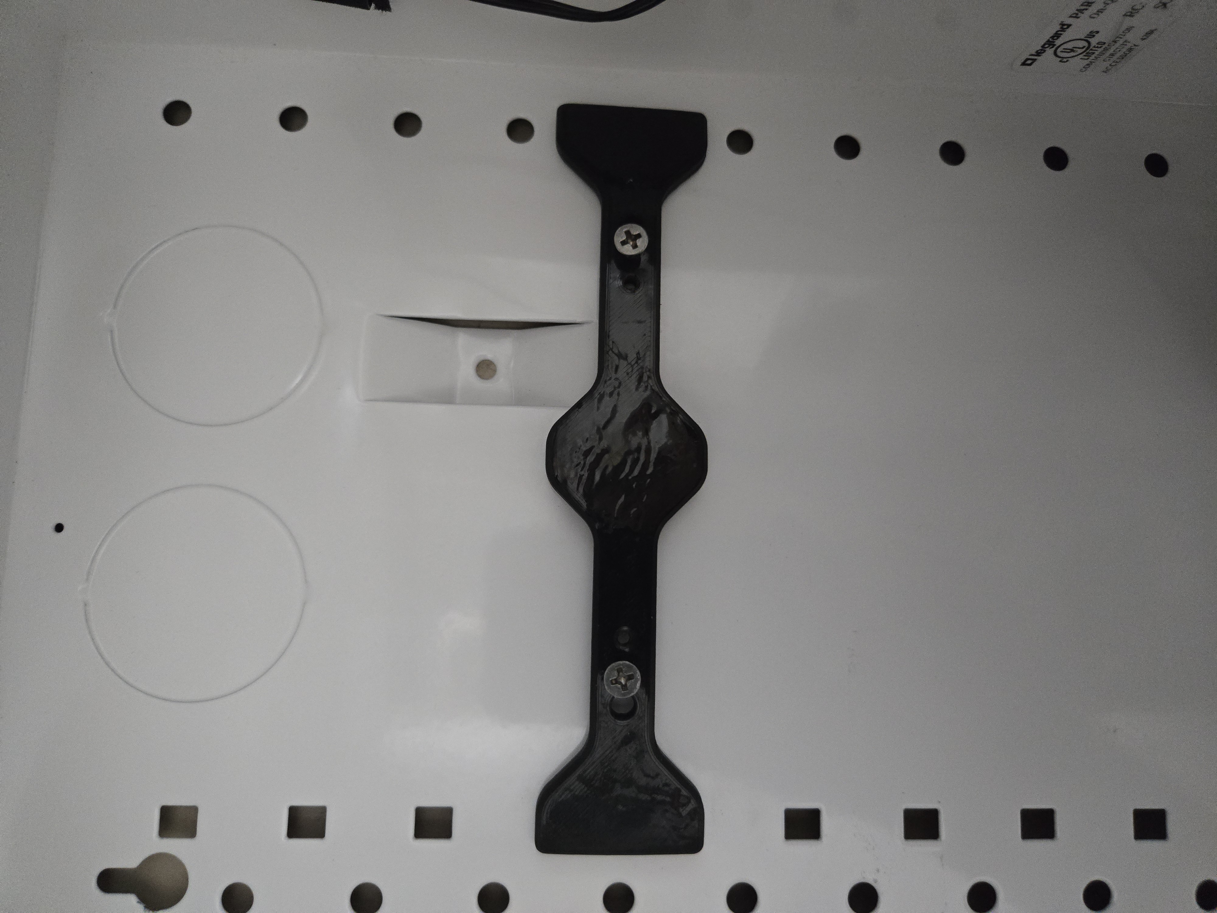 OnQ Panel Wall Mount by dkoopa Download free STL model