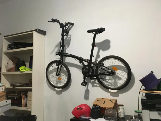 Bicycle wall support
