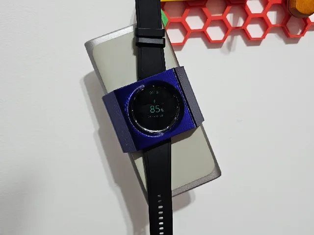 Brace for charging the Galaxy Watch on Samsung's Qi Powerbank