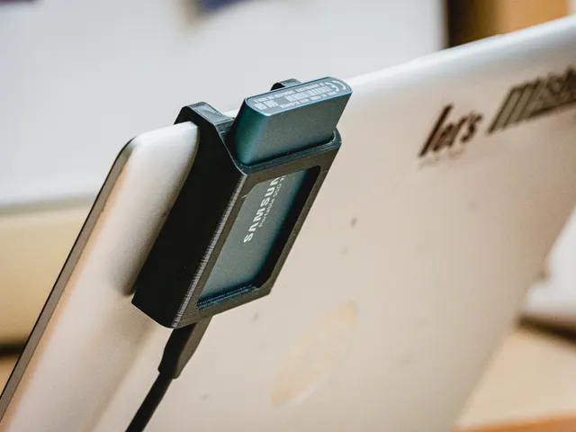 Samsung T5 SSD Laptop Lid Holder