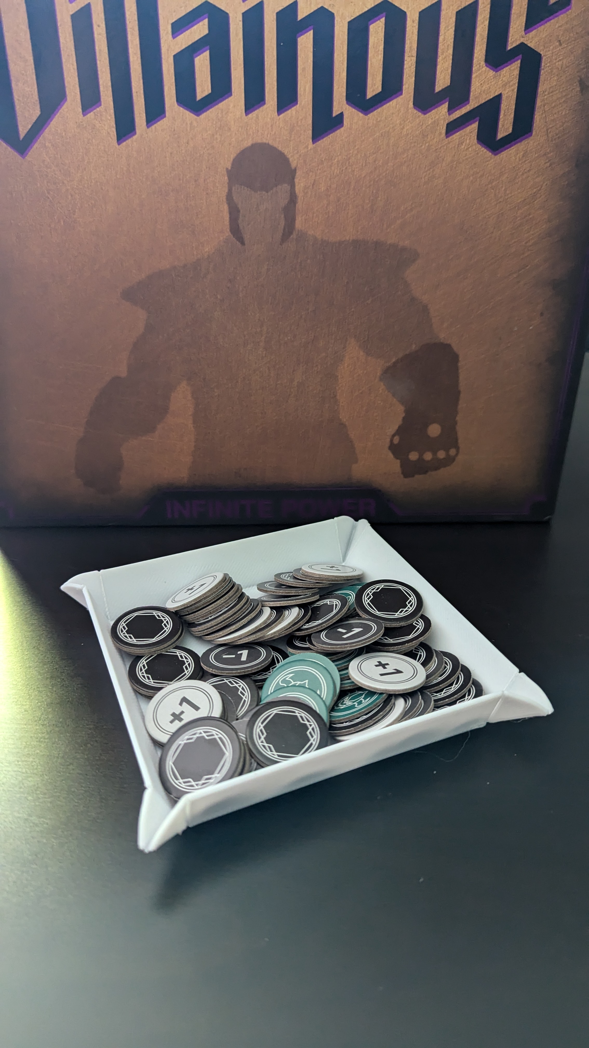 Foldable tray