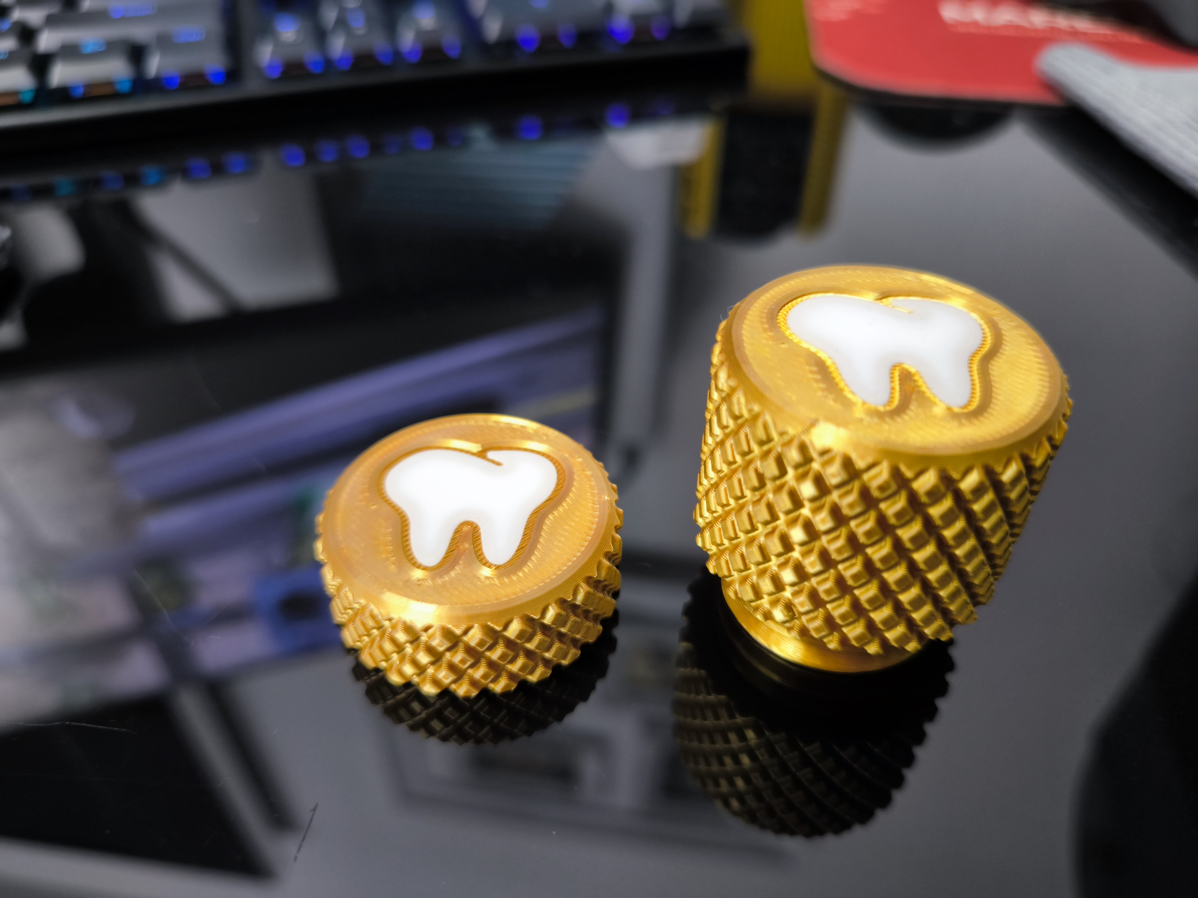 Miniatura 3 do modelo 3D Knurled Container Tooth Edition