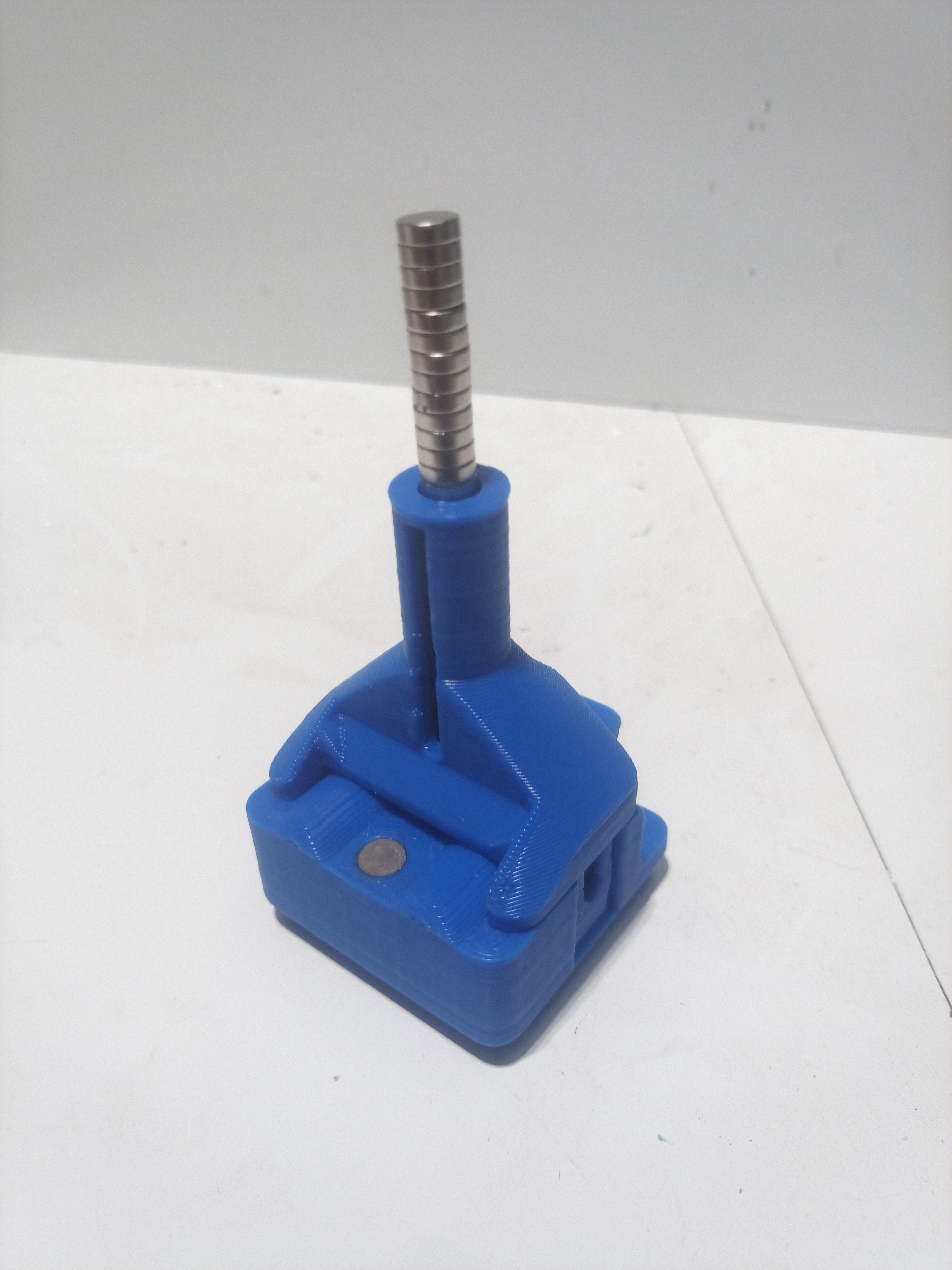 6mm x 2mm Magnet dispenser - one click, one magnet -1x1 Gridfinity base