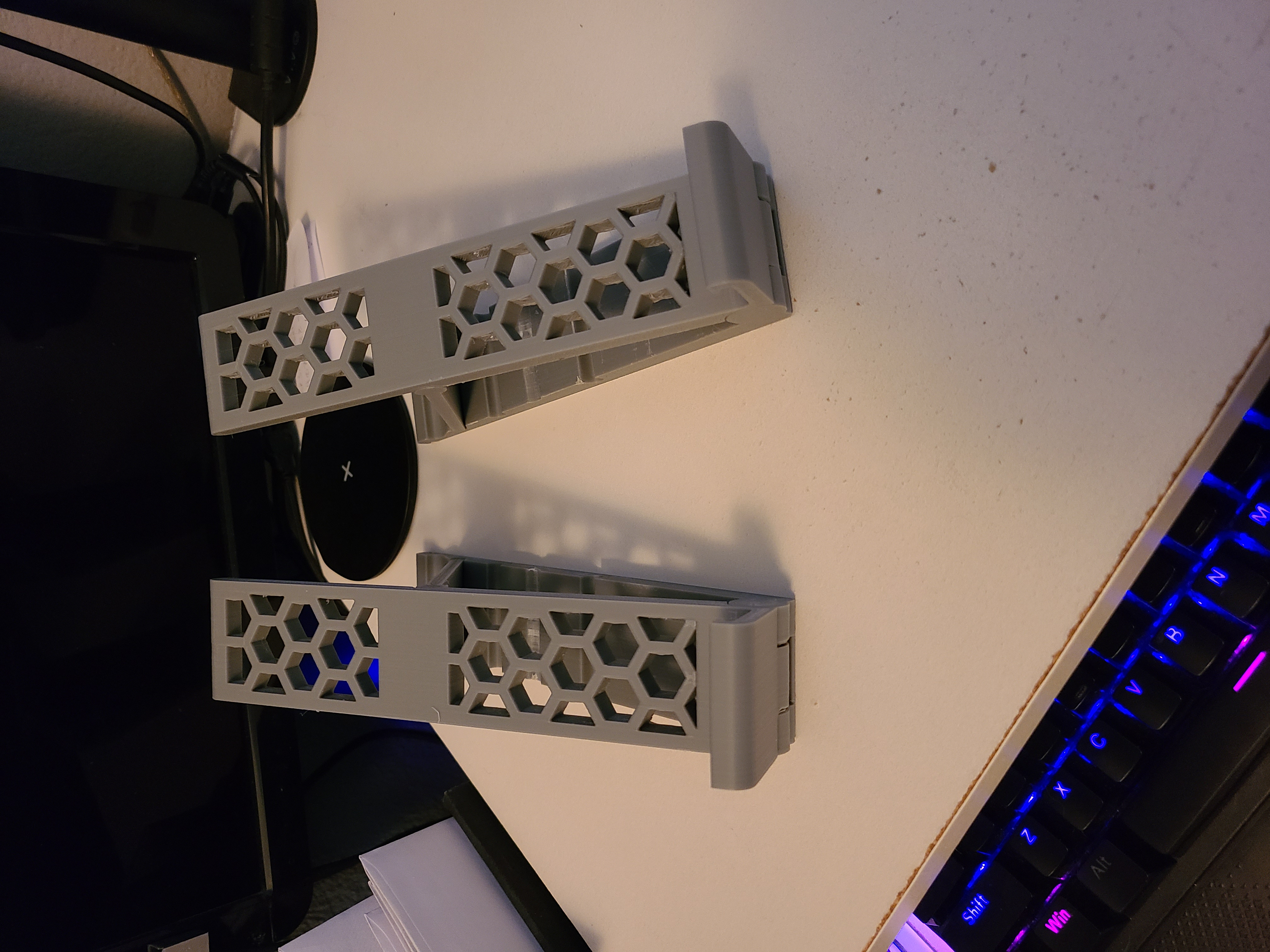 Foldable laptop stand - Honeycomb