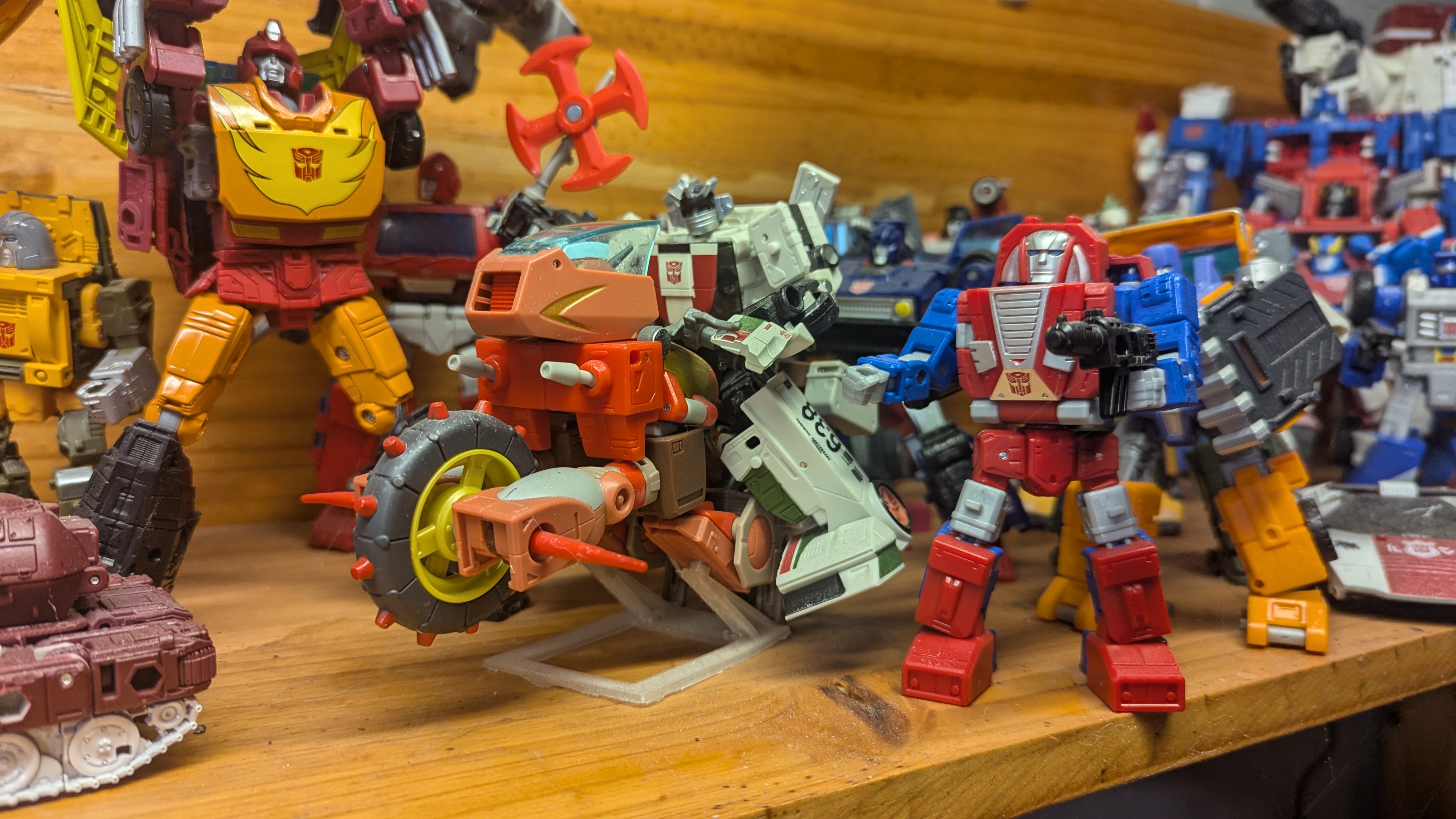 Transformers SS86 Wreck-gar stand