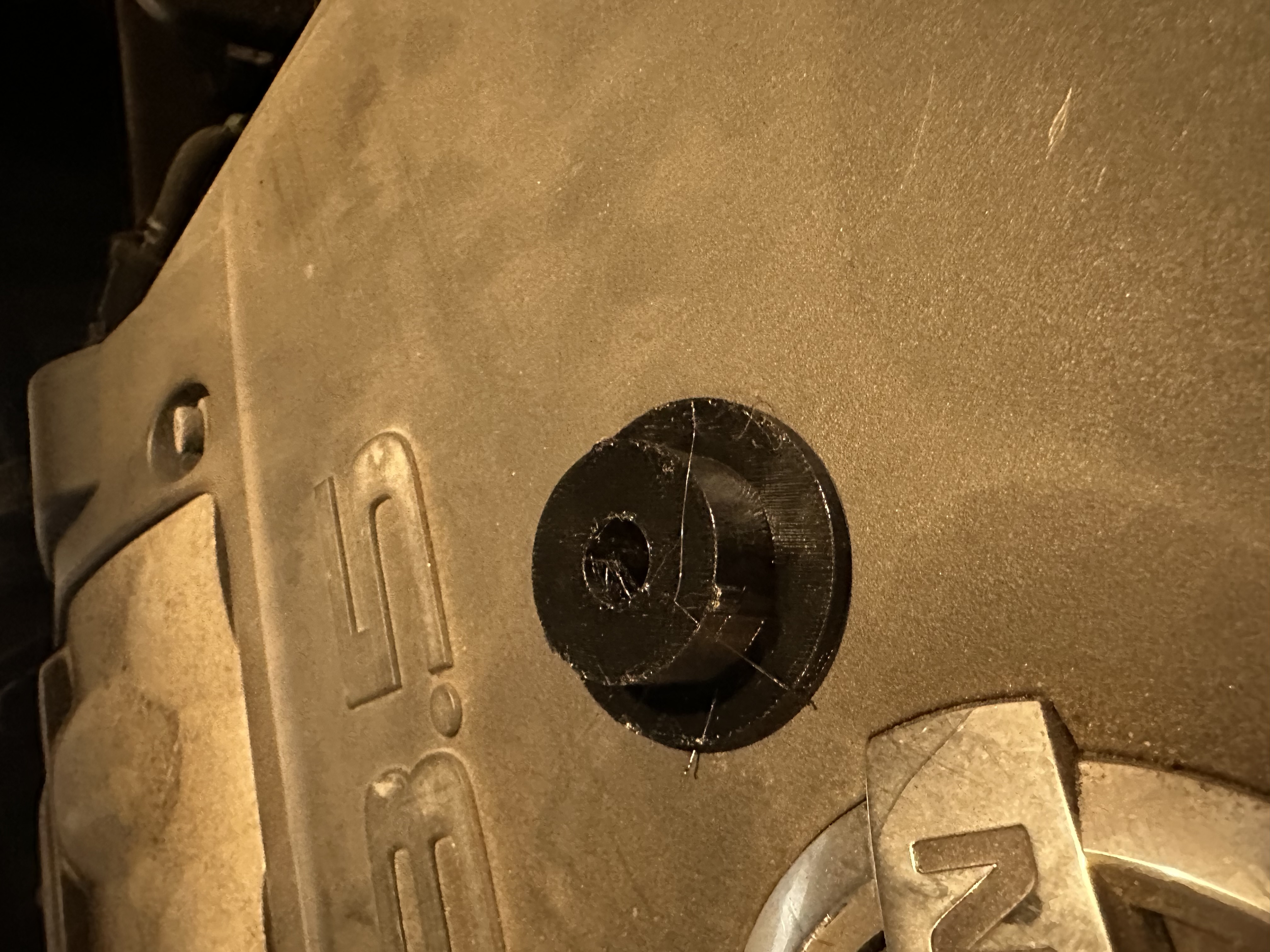 Lower Radiator Mount for 2006 Nissan Maxima