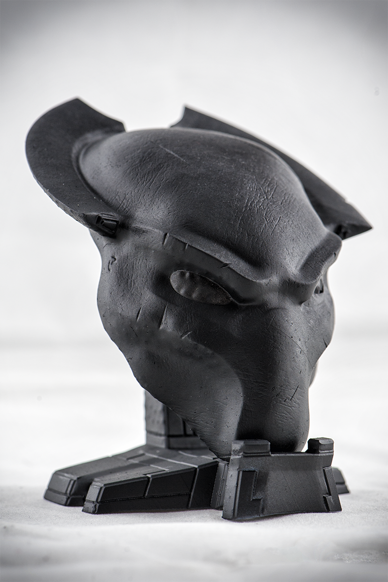 Predator Mask with Stand