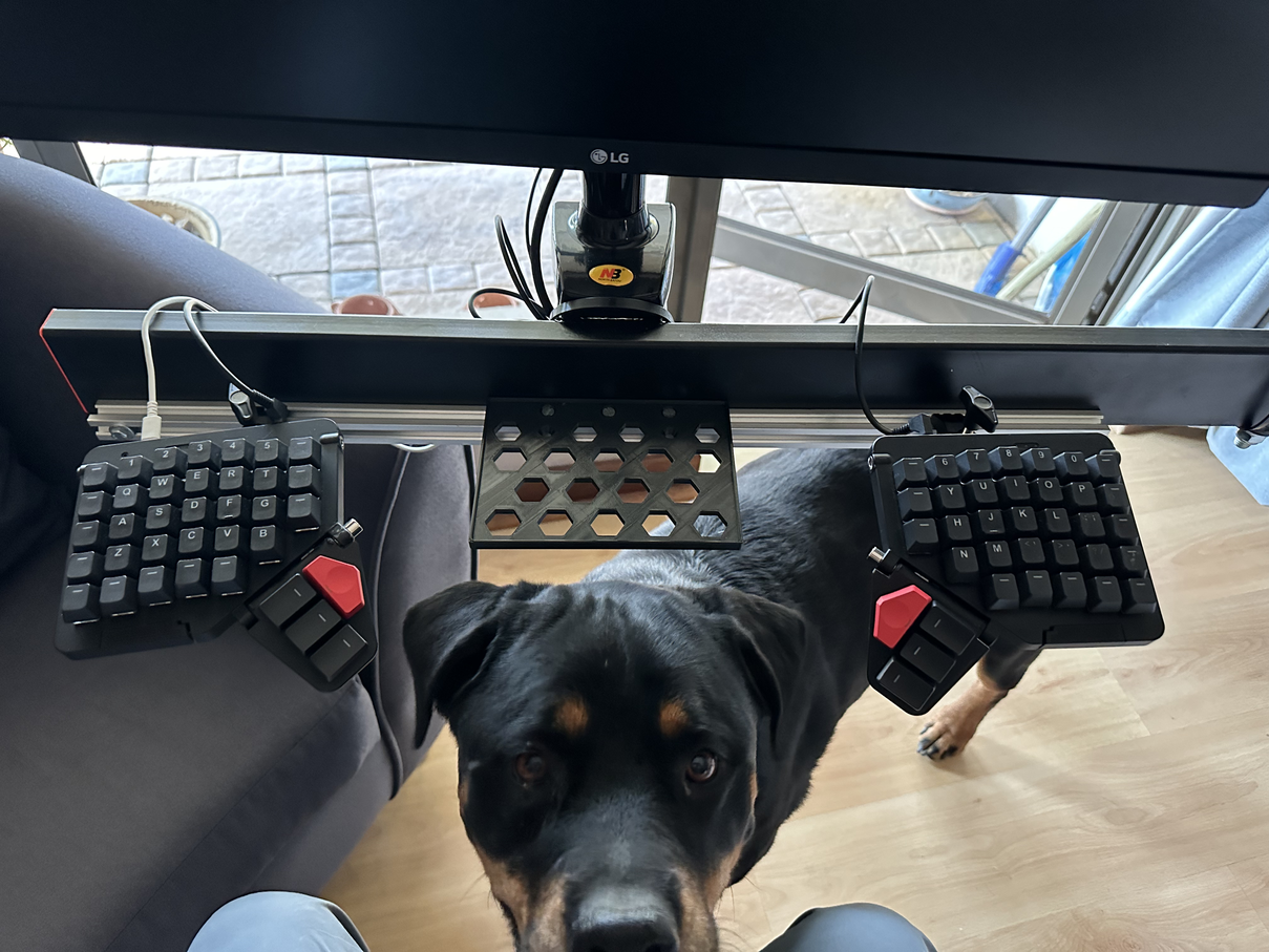 2020 Extrusion Apple Magic Trackpad Mount