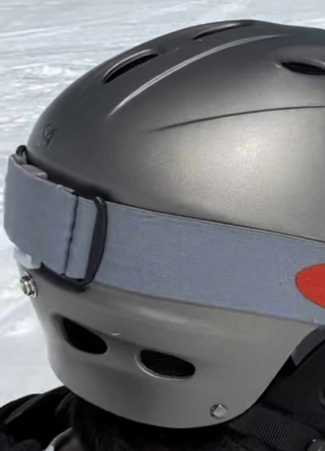 Ski helmet google strap clip