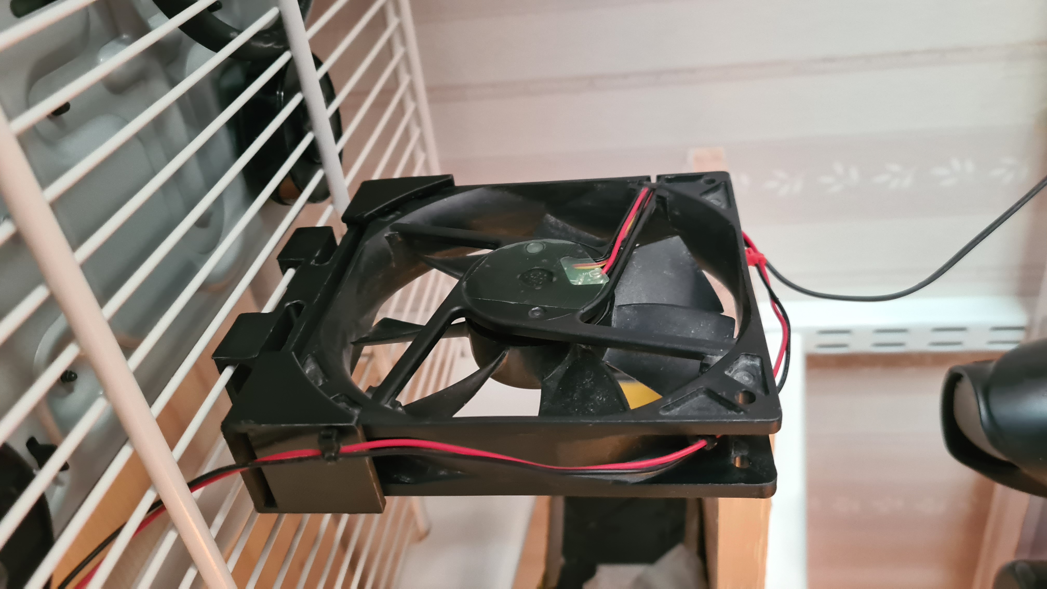 120mm Fan Holder for ELFA Thread shelf (Trådhylla)